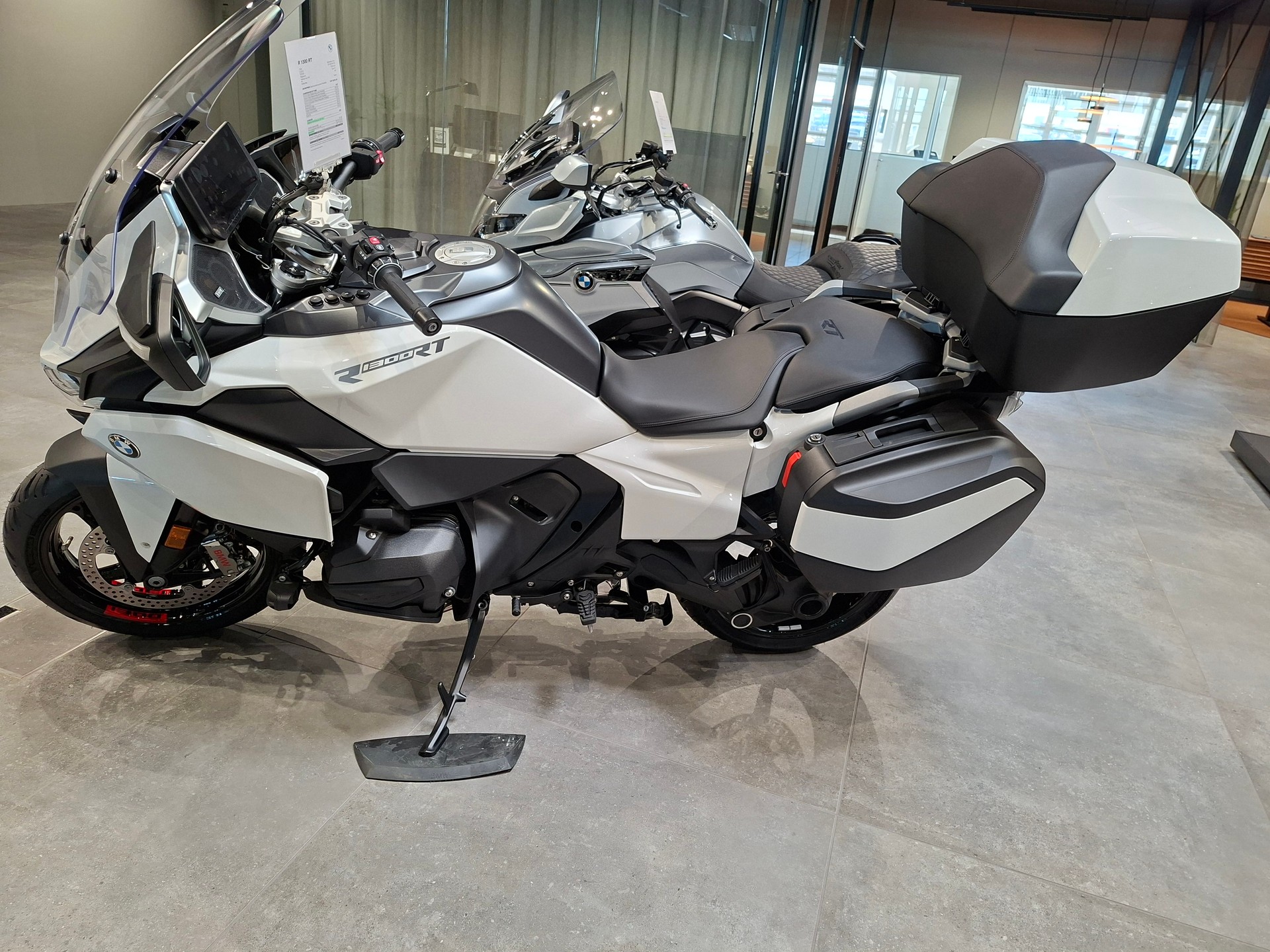 BMW R 1300 RT - Boxer Deal-image-1