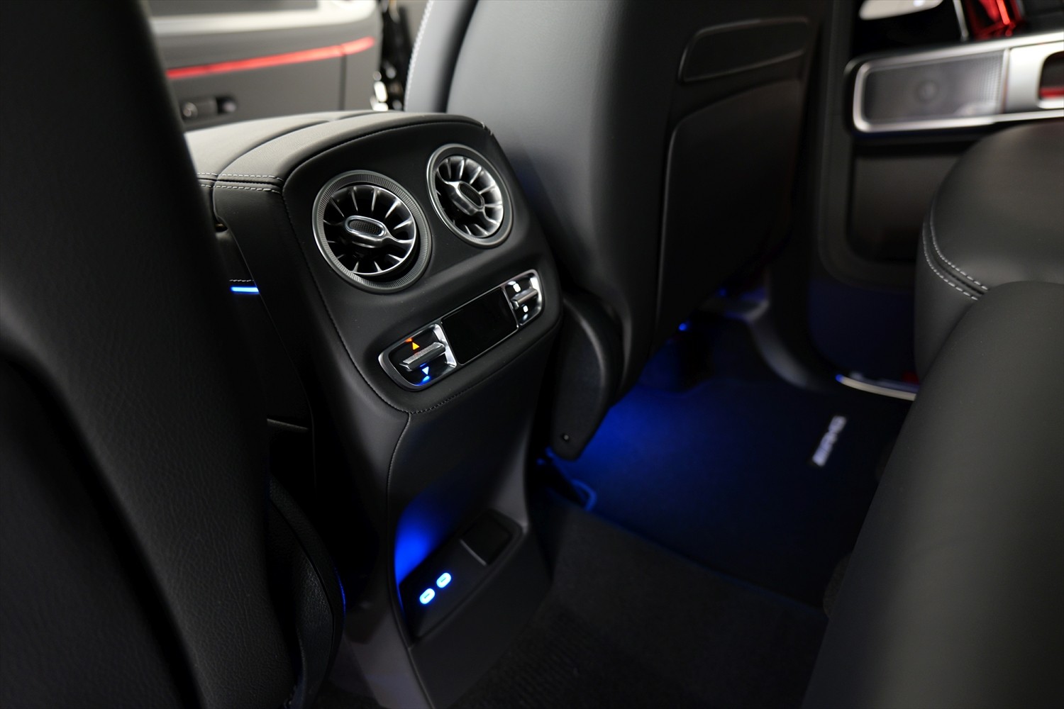 MERCEDES-BENZ G 450d 9G-Tronic-image-5