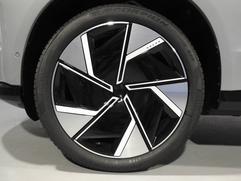 VOLVO EX 90 Twin Ultra AWD-image-14
