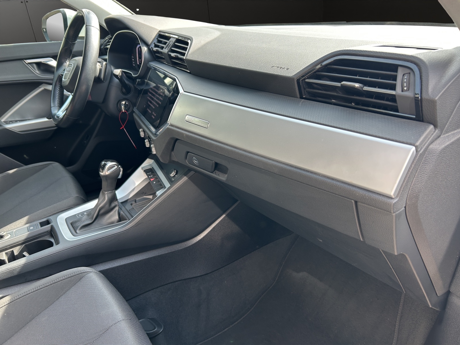 AUDI Q3 35 TFSI S line S-tronic-image-21