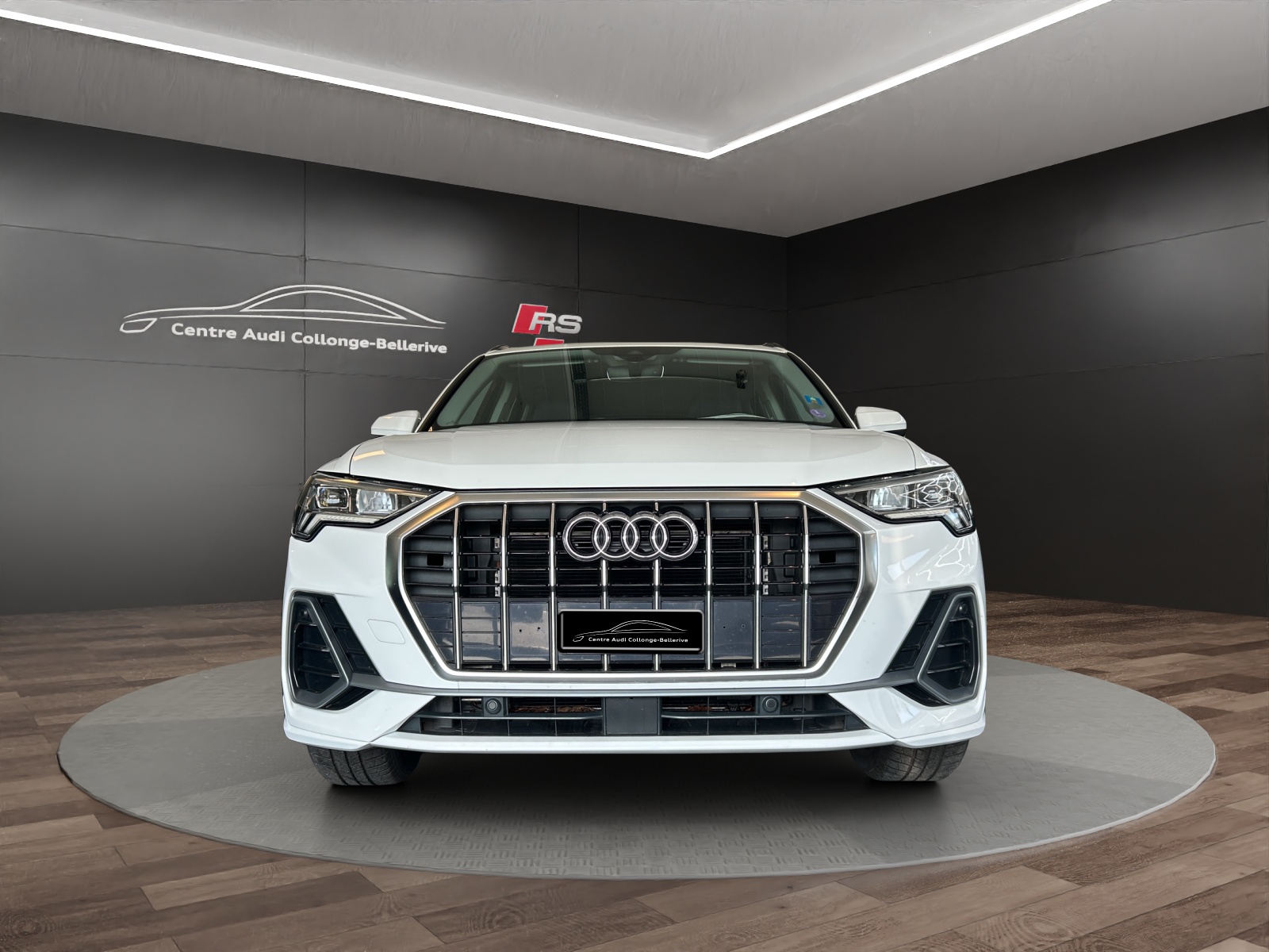 AUDI Q3 35 TFSI S line S-tronic-showroom-element-1
