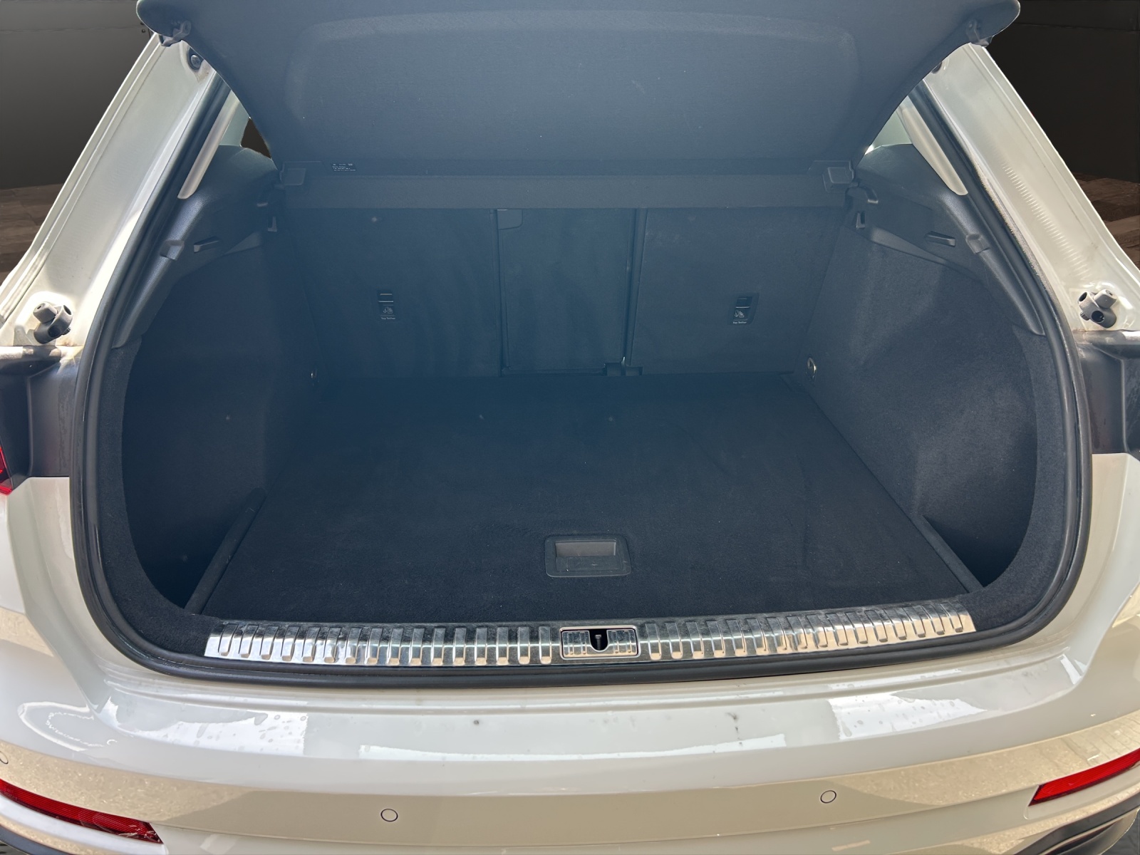 AUDI Q3 35 TFSI S line S-tronic-image-17