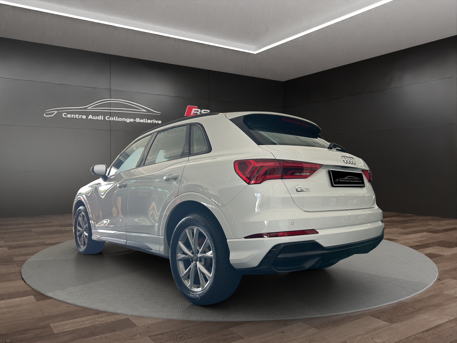 AUDI Q3 35 TFSI S line S-tronic-showroom-element-3