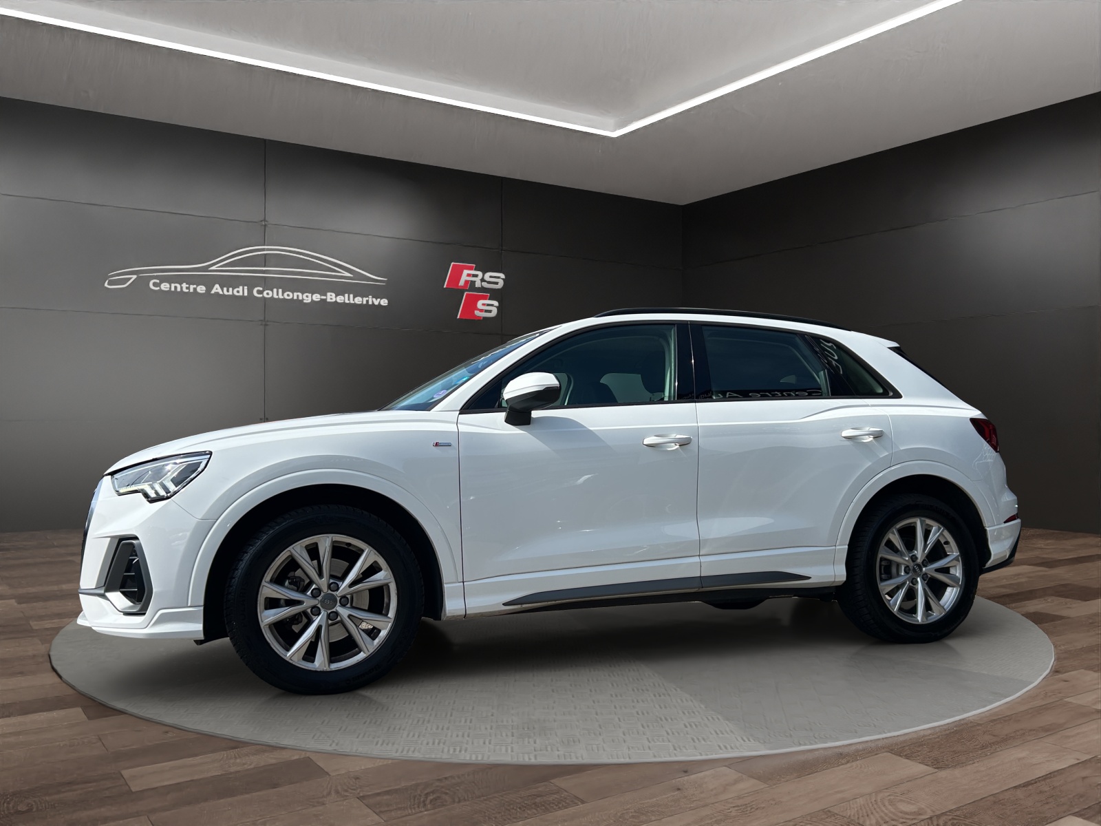 AUDI Q3 35 TFSI S line S-tronic-showroom-element-2