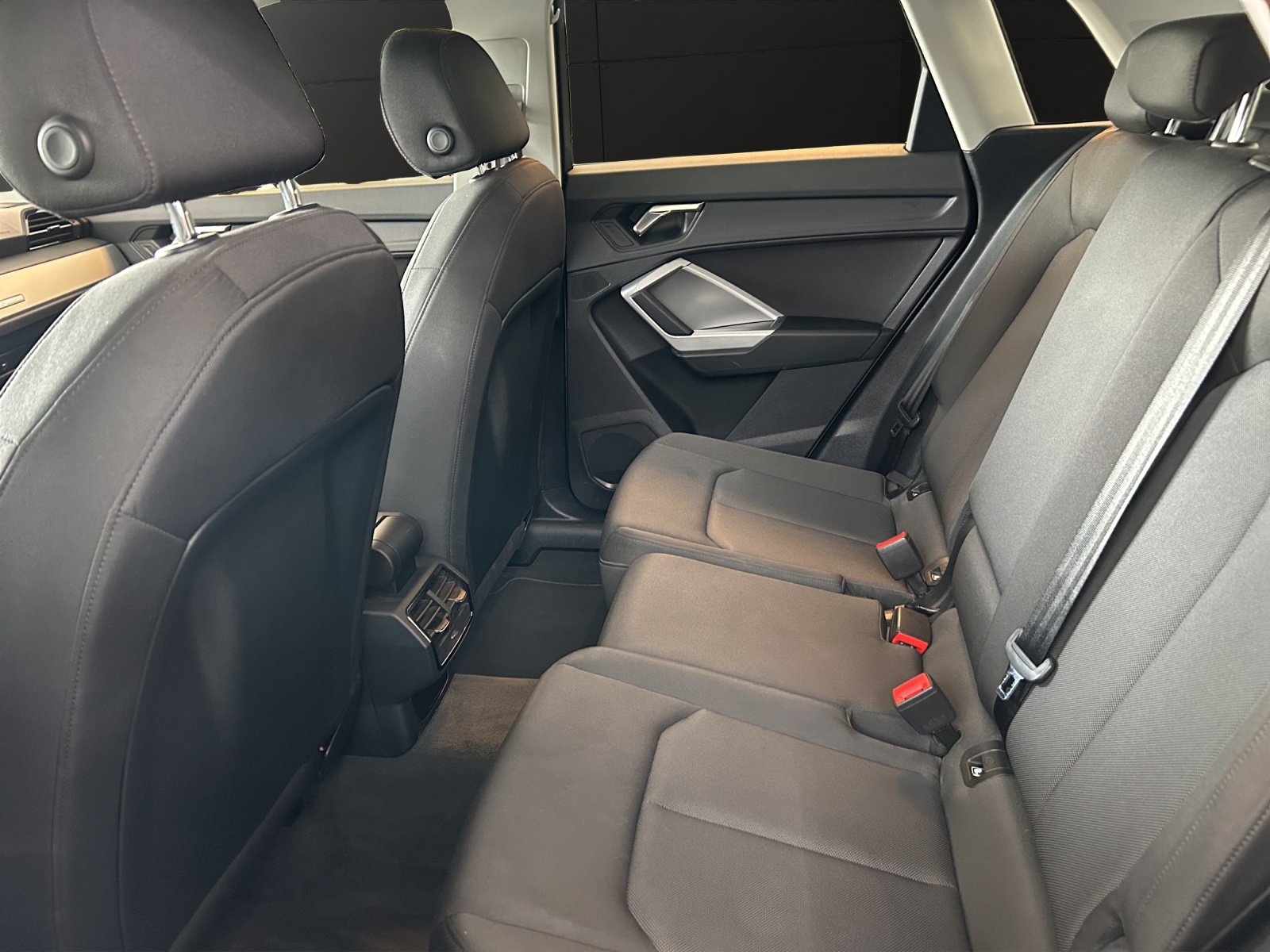 AUDI Q3 35 TFSI S line S-tronic-image-11
