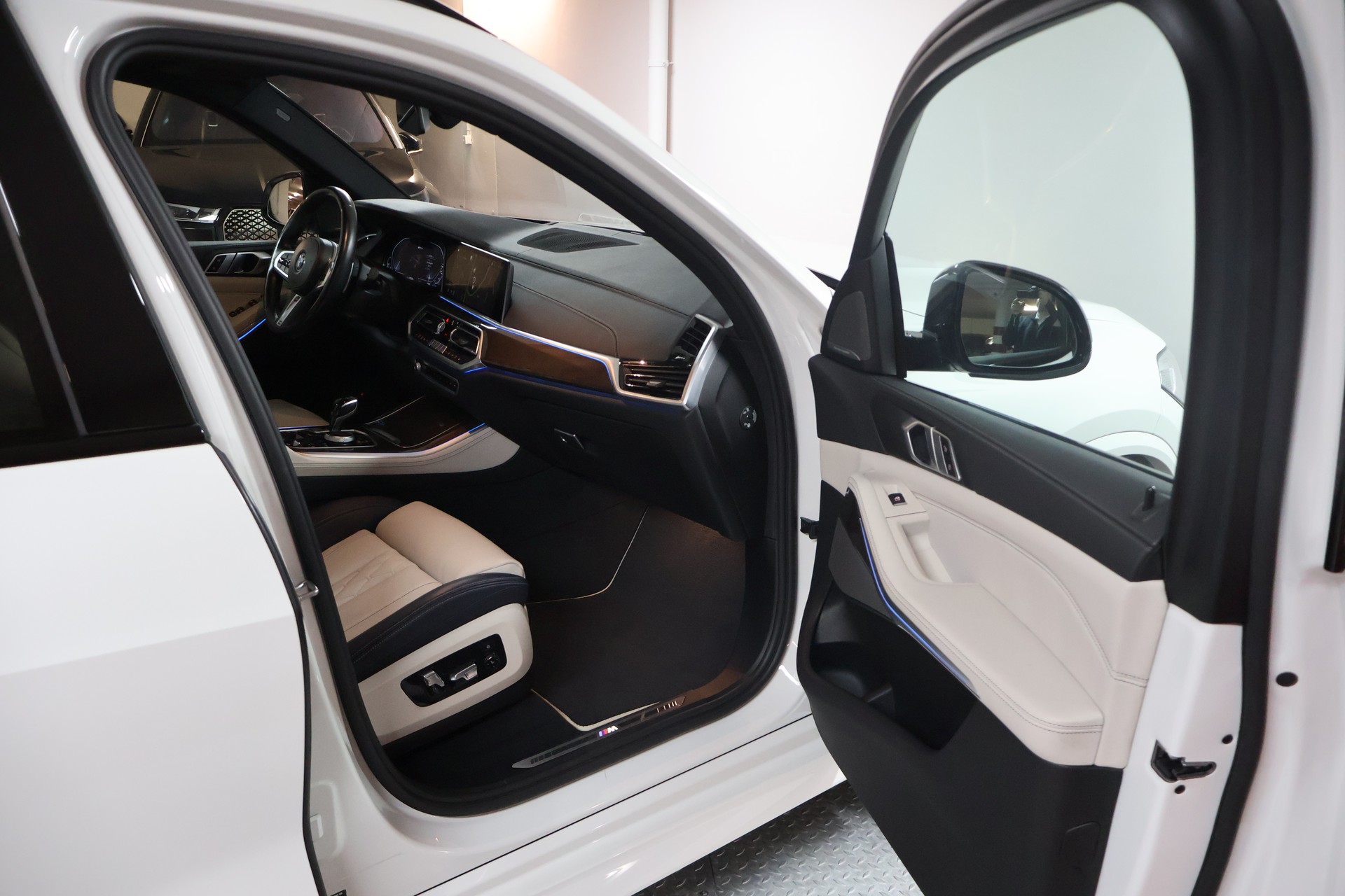 BMW X5 xDrive45e M Sport Steptronic-image-14