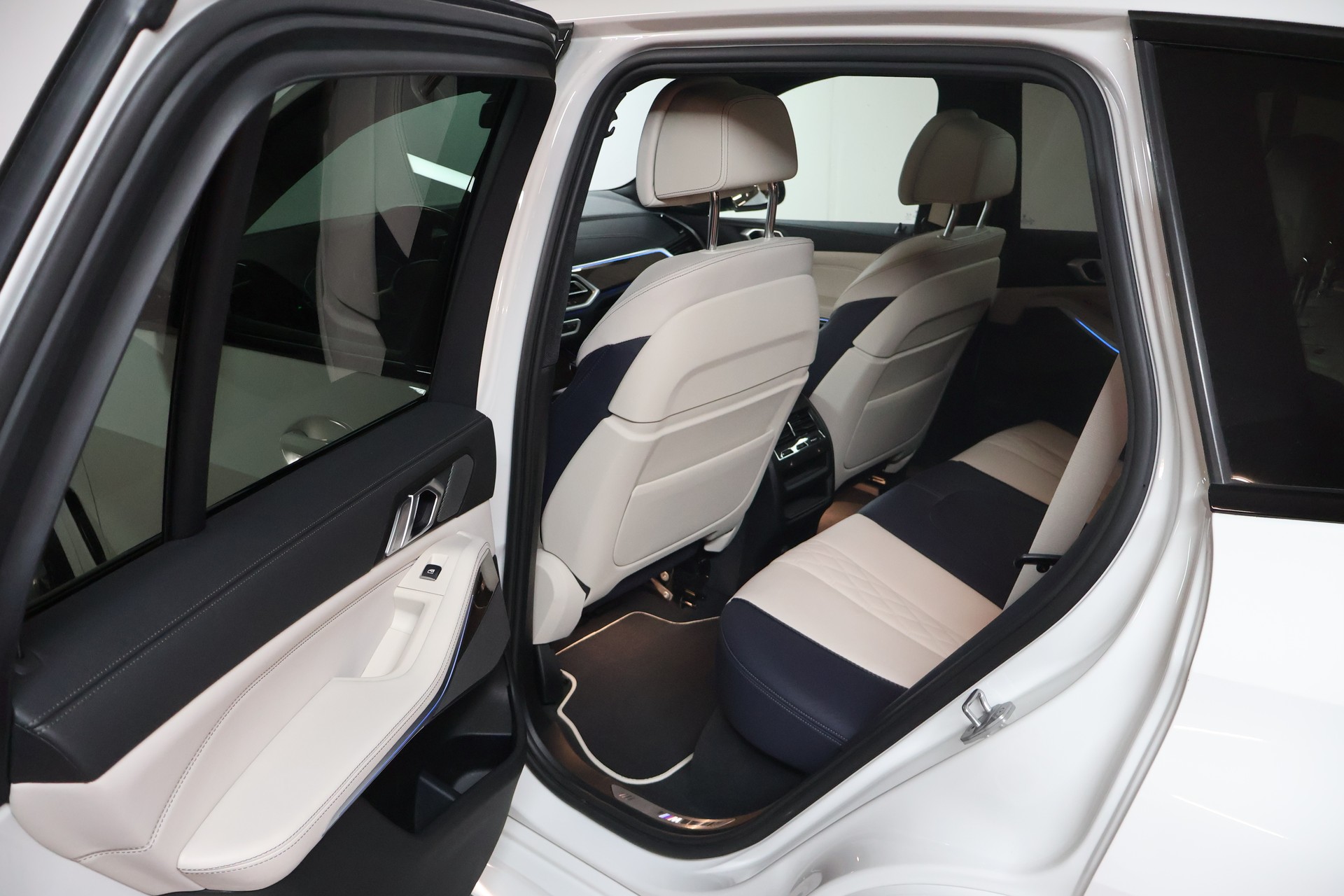 BMW X5 xDrive45e M Sport Steptronic-image-16