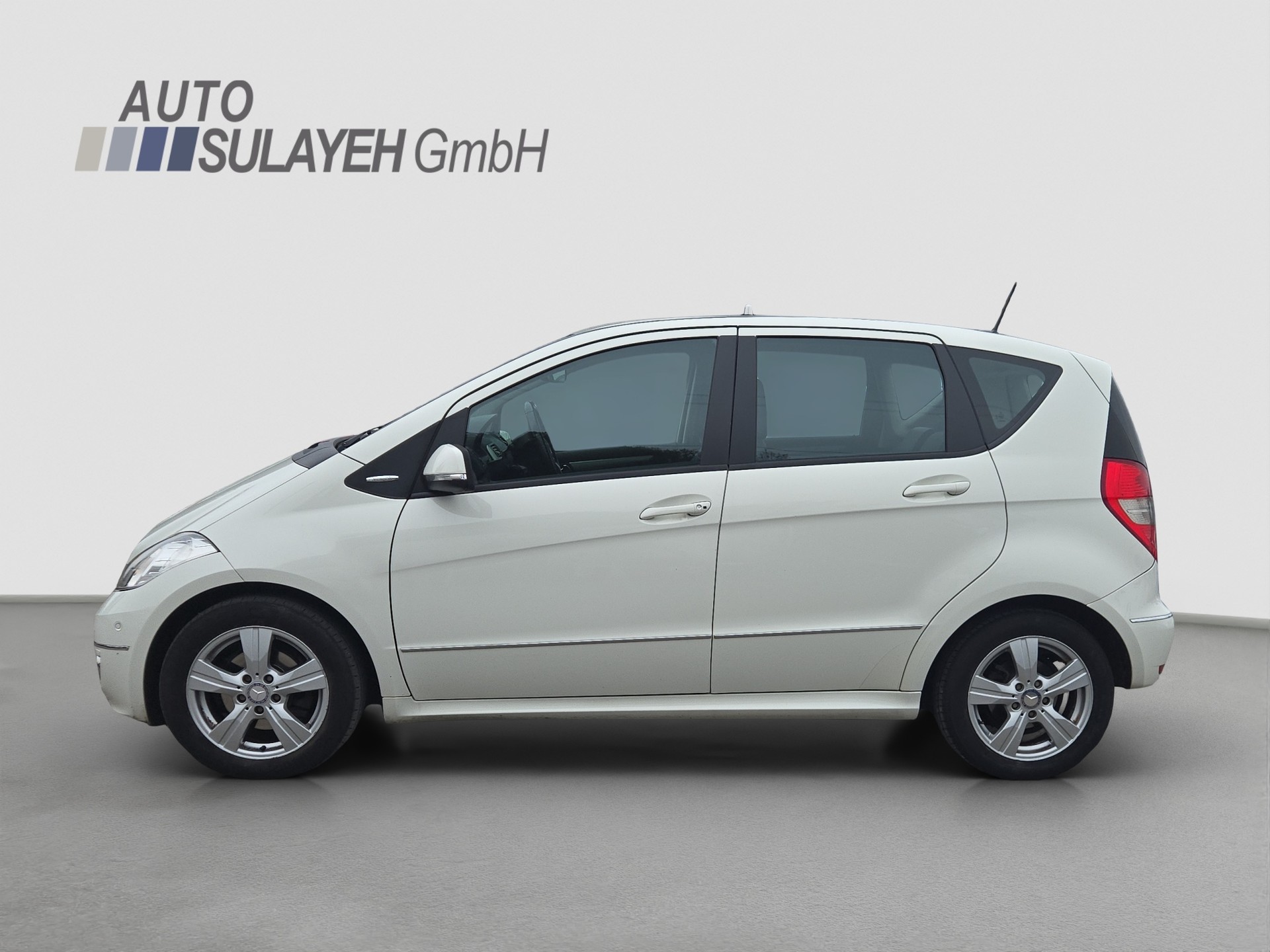 MERCEDES-BENZ A 180 Avantgarde Selection Autotronic-showroom-element-1