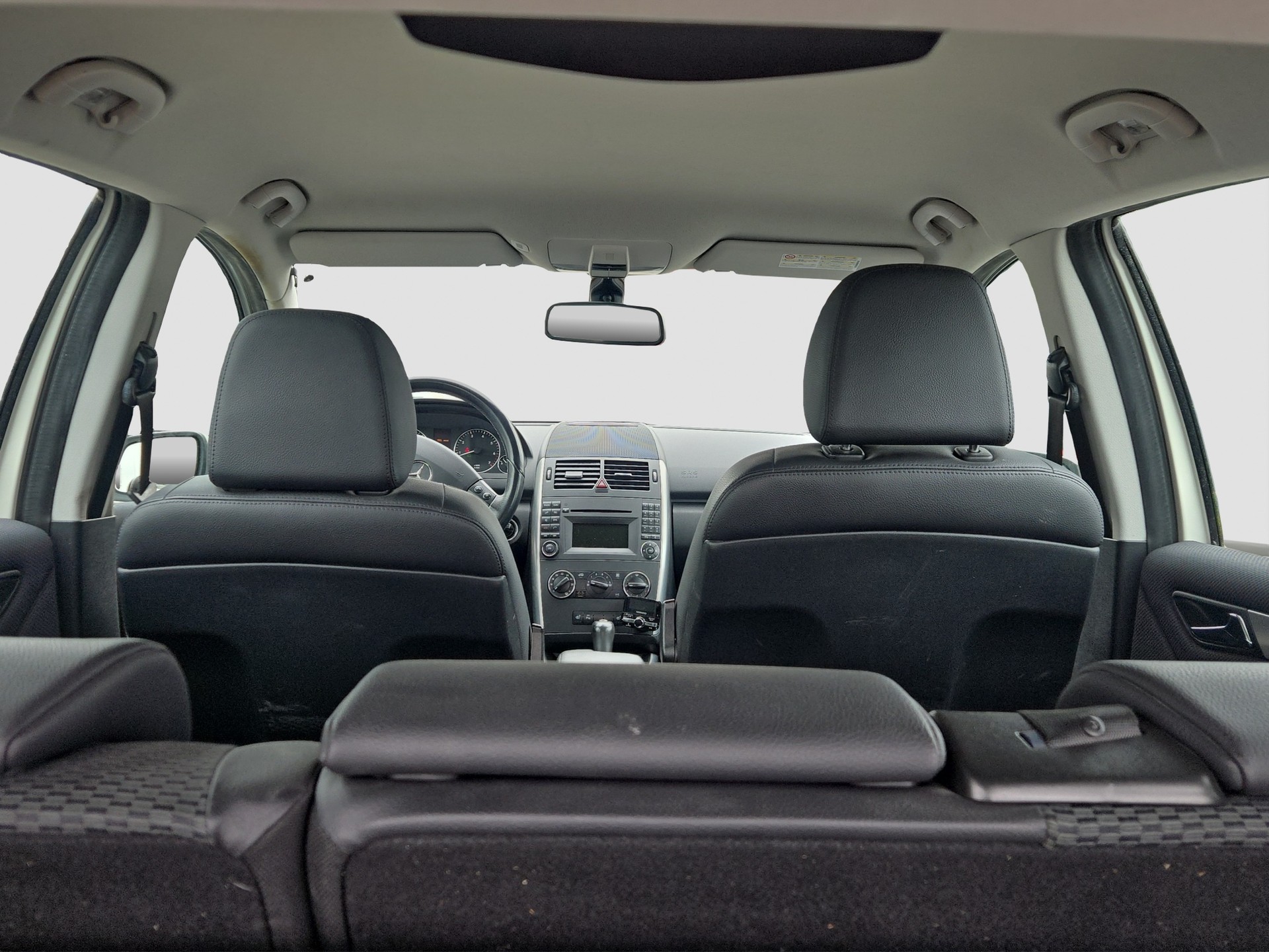MERCEDES-BENZ A 180 Avantgarde Selection Autotronic-image-12