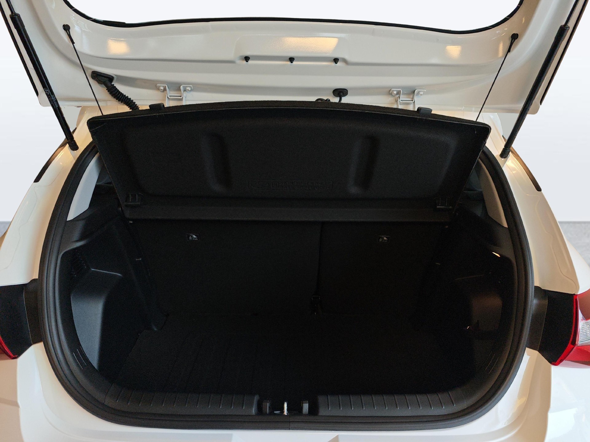 HYUNDAI i20 1.0 T-GDi Amplia-image-10