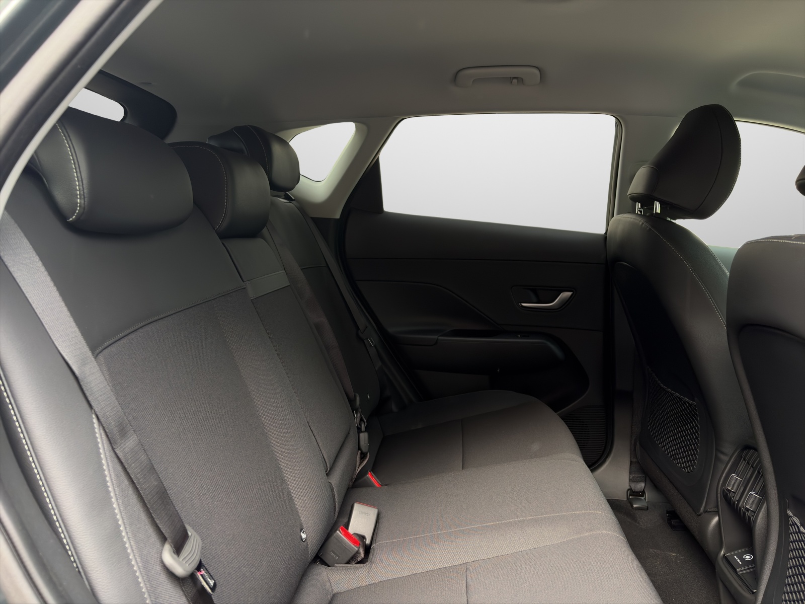 HYUNDAI Kona Electric Amplia 65kWh MY26-image-13