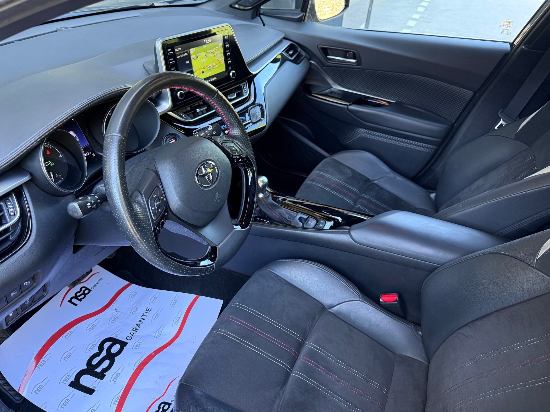 TOYOTA C-HR 2.0 HSD CVT GR Sport-image-6