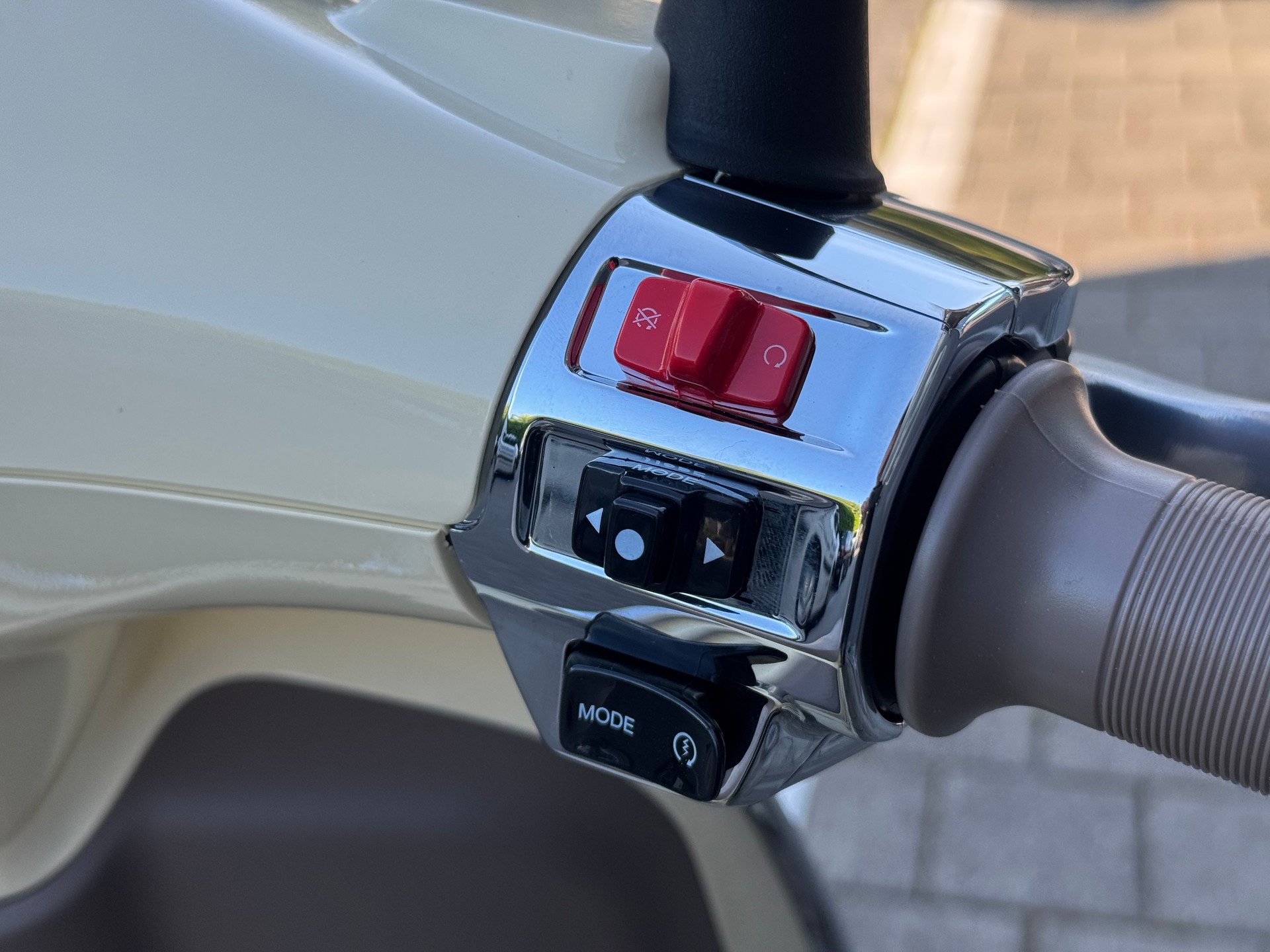 PIAGGIO Vespa 125 Primavera S 2026 Keyless Go & LCD Display-image-9