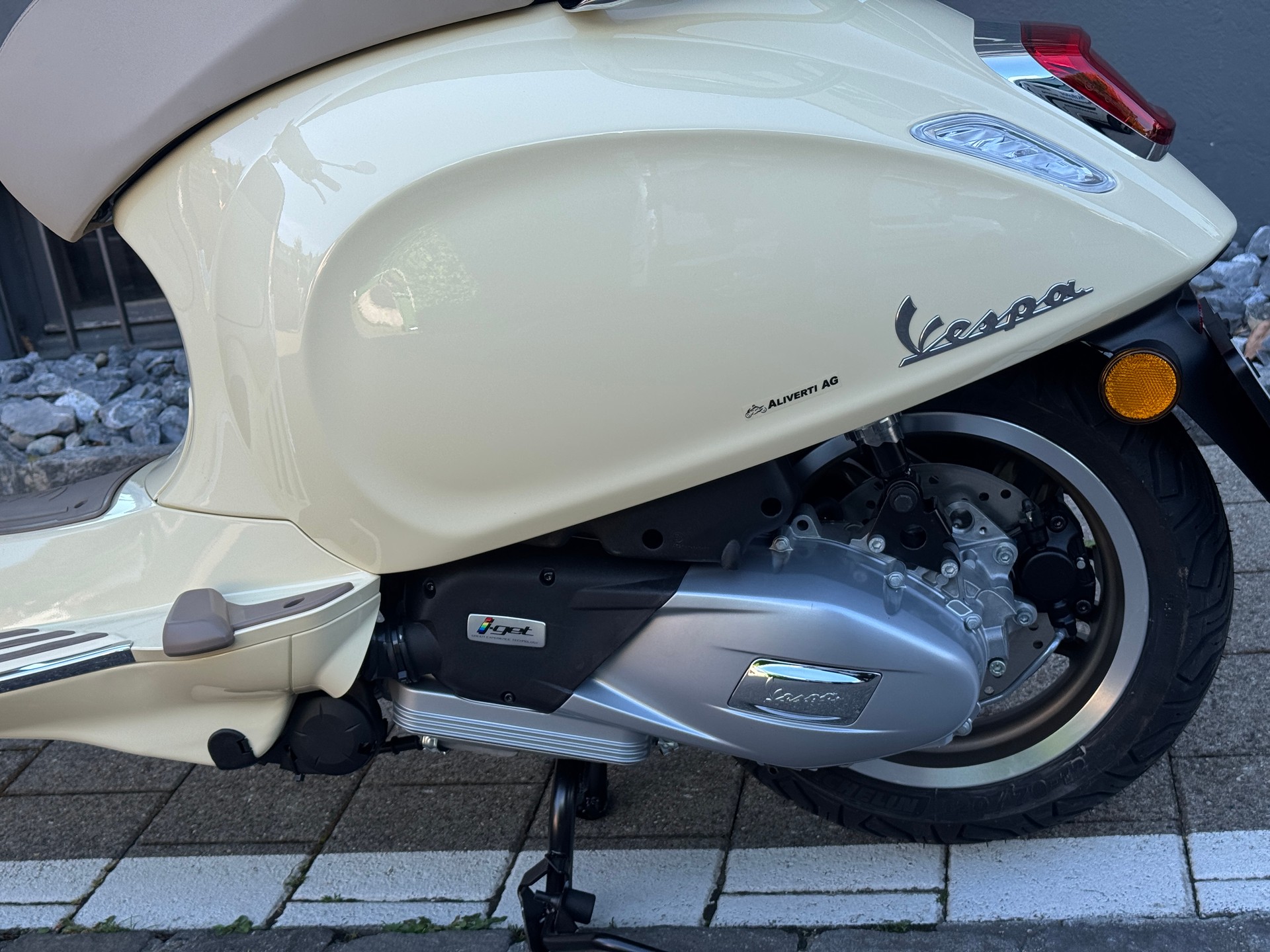 PIAGGIO Vespa 125 Primavera S 2026 Keyless Go & LCD Display-image-5