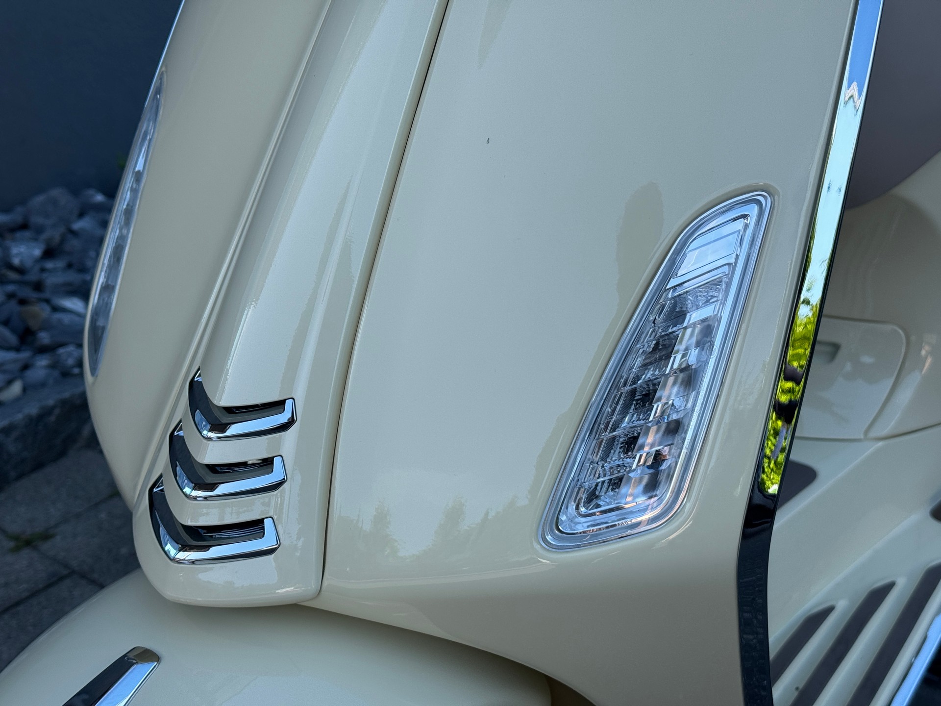 PIAGGIO Vespa 125 Primavera S 2026 Keyless Go & LCD Display-image-2