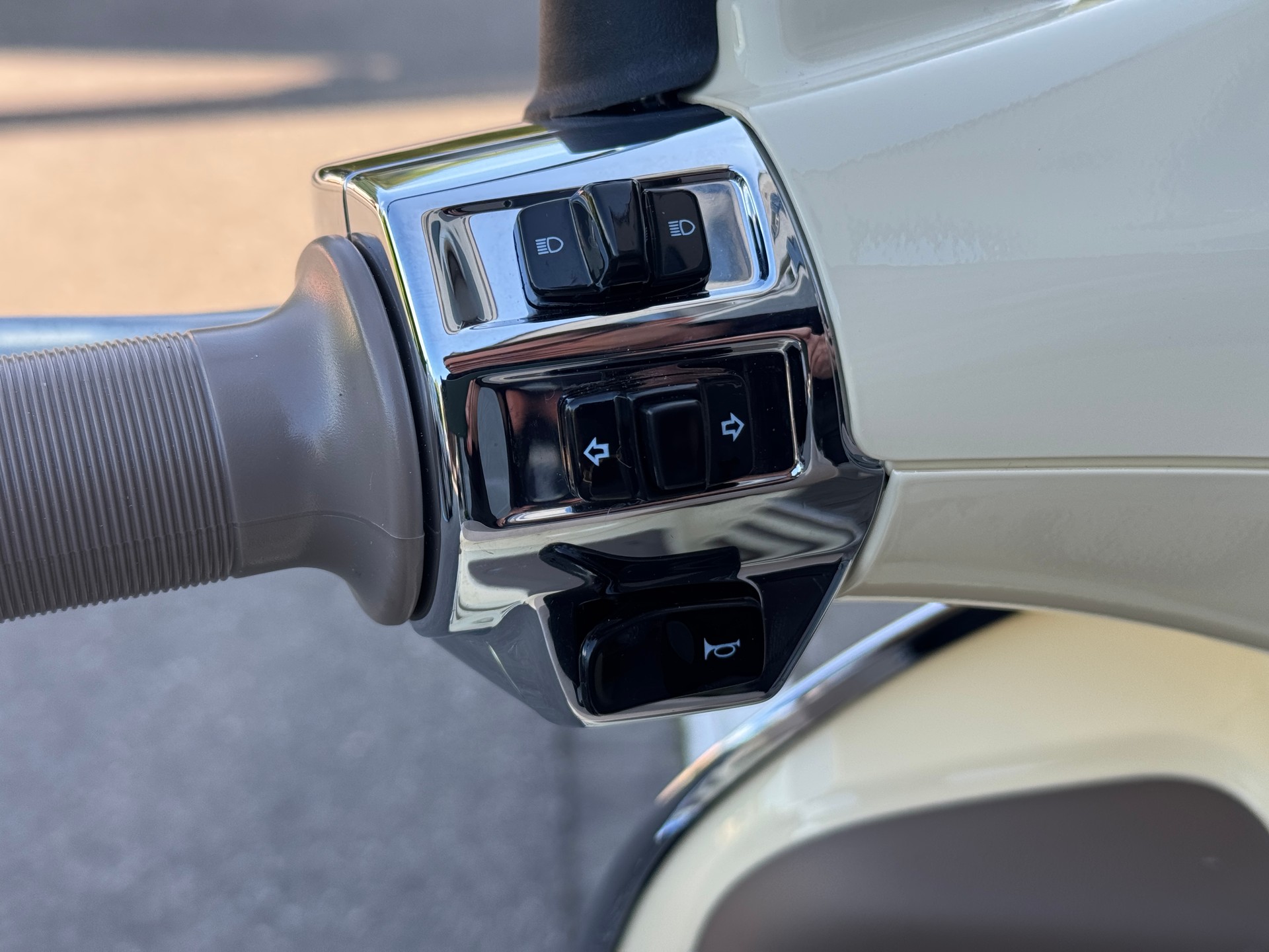 PIAGGIO Vespa 125 Primavera S 2026 Keyless Go & LCD Display-image-10