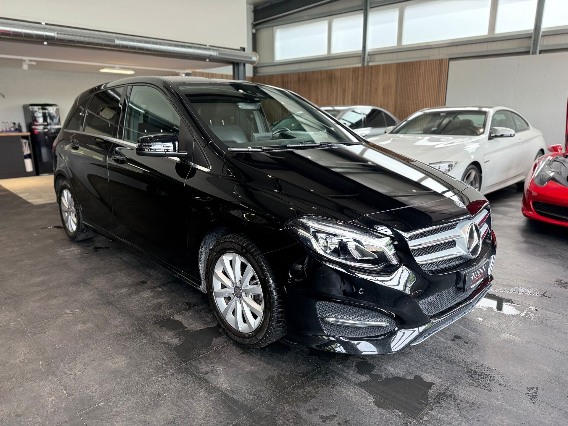 MERCEDES-BENZ B 180 Style 7G-DCT-image-5