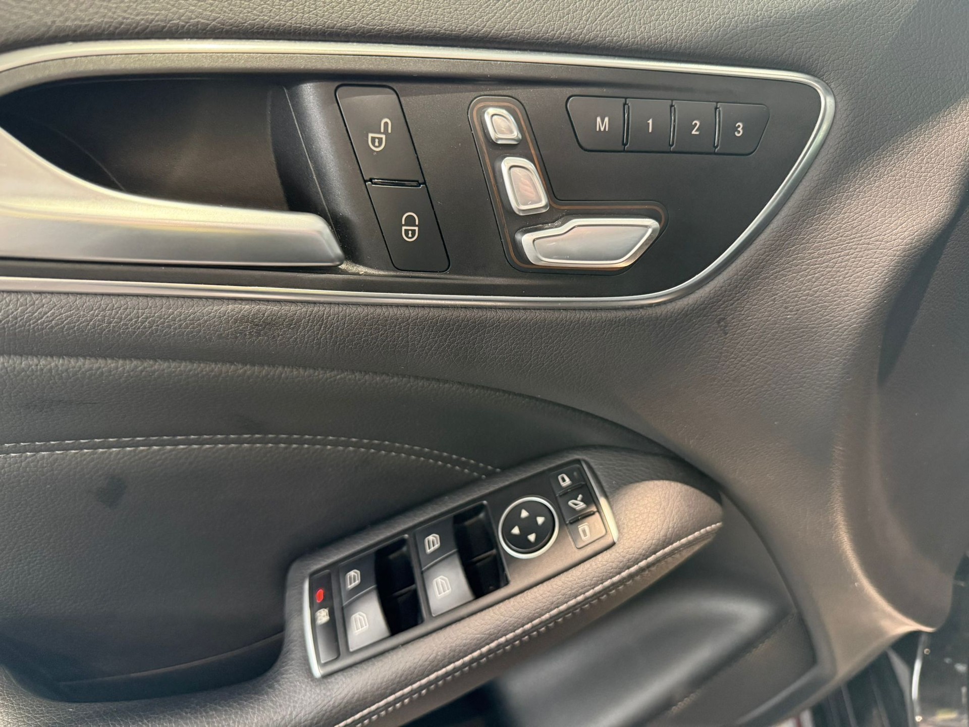 MERCEDES-BENZ B 180 Style 7G-DCT-image-15