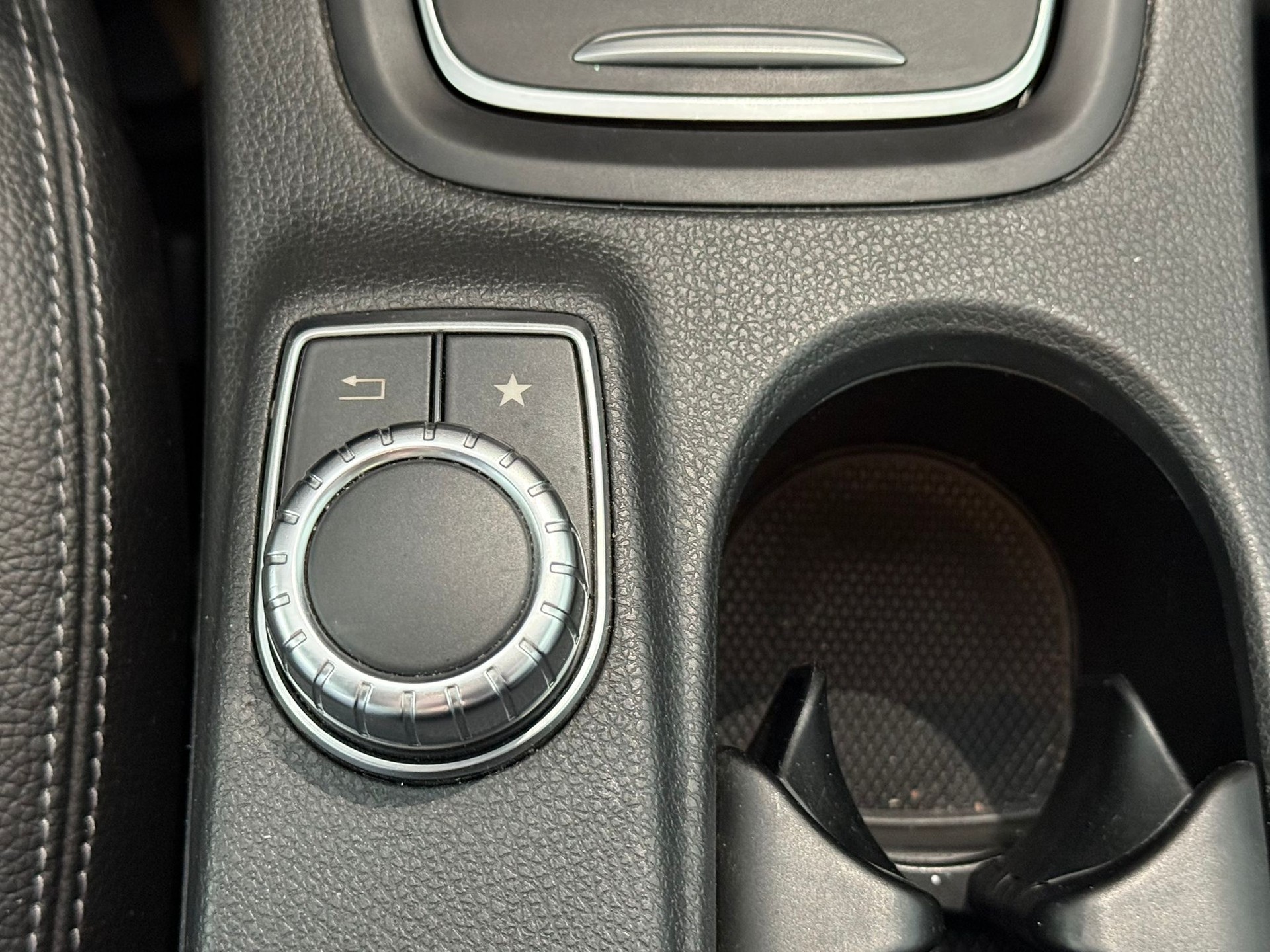 MERCEDES-BENZ B 180 Style 7G-DCT-image-14