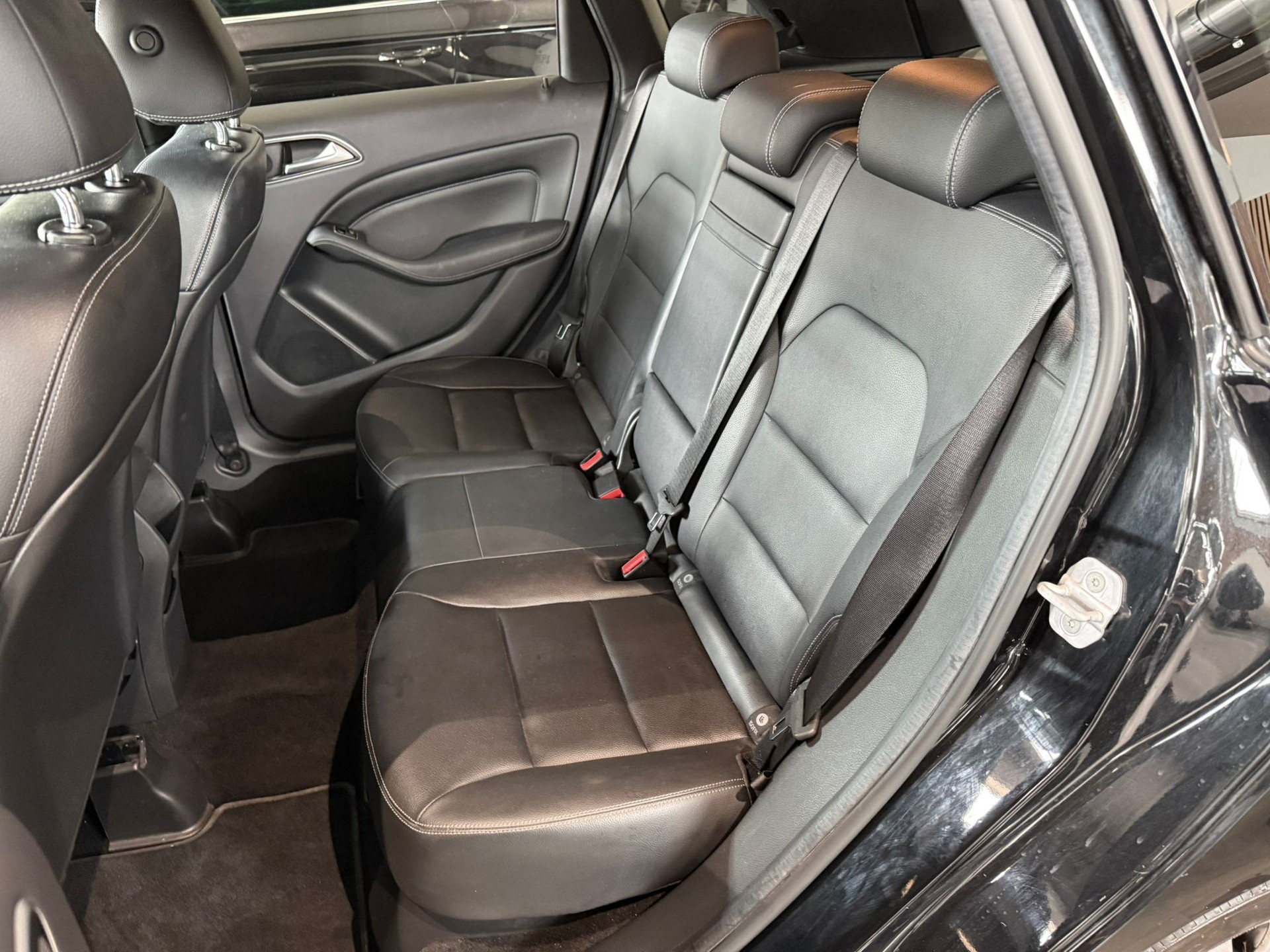 MERCEDES-BENZ B 180 Style 7G-DCT-image-8