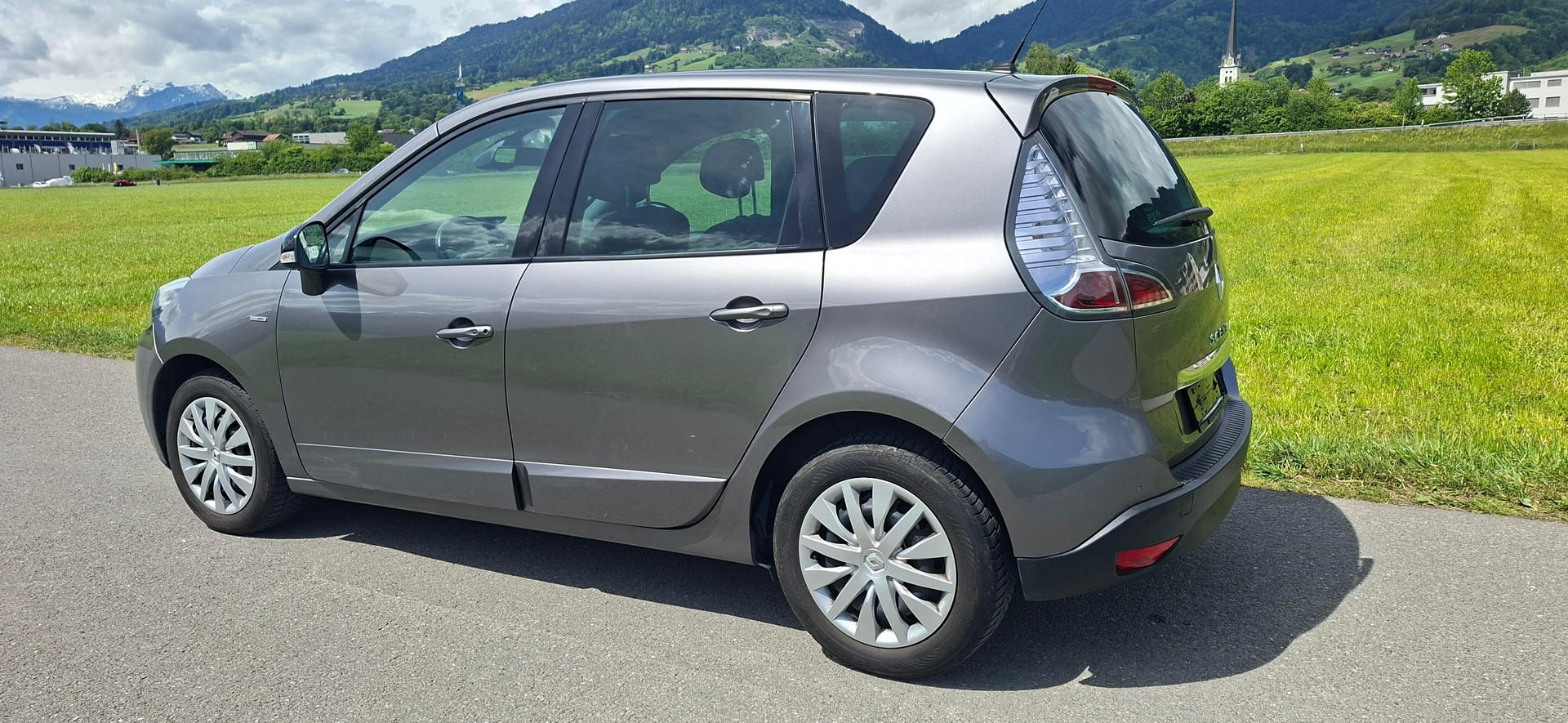 RENAULT Scénic 2.0 16V Privilège X-Tronic CVT-image-1