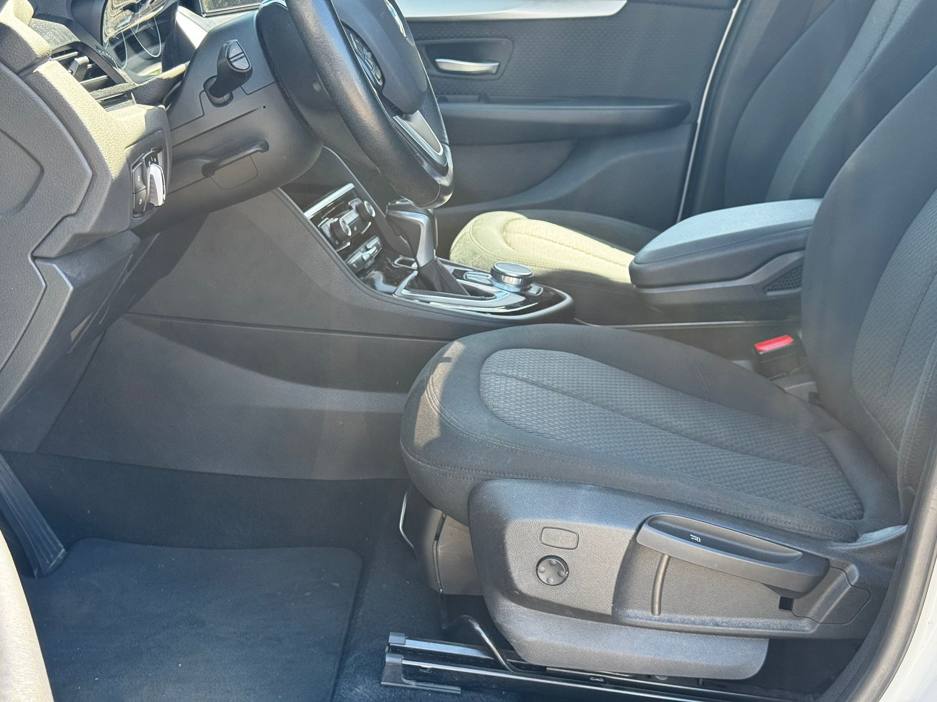BMW 218d xDrive Gran Tourer Steptronic-image-14