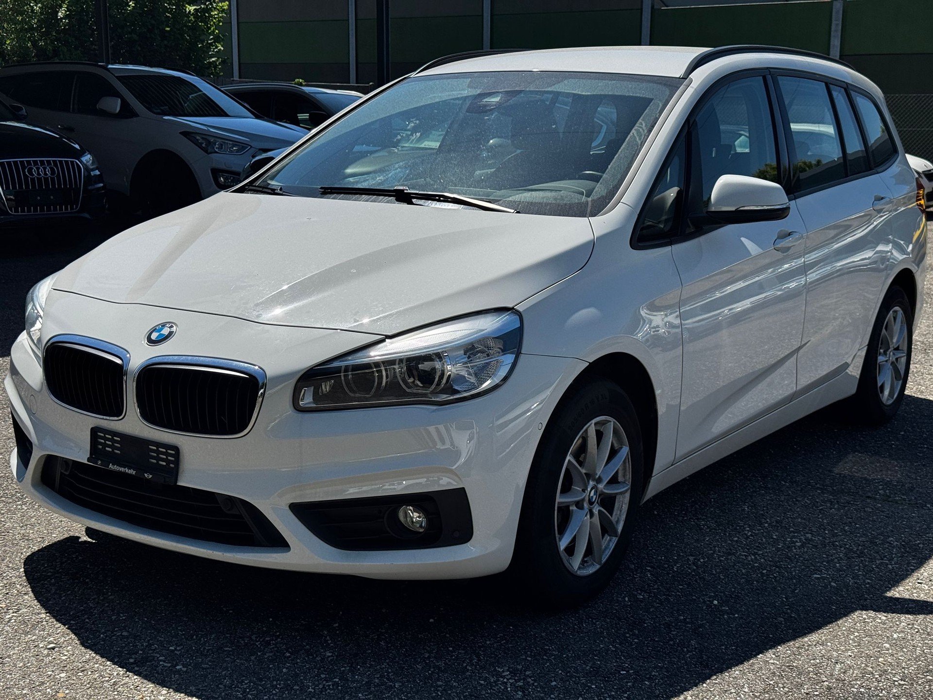 BMW 218d xDrive Gran Tourer Steptronic-image-2