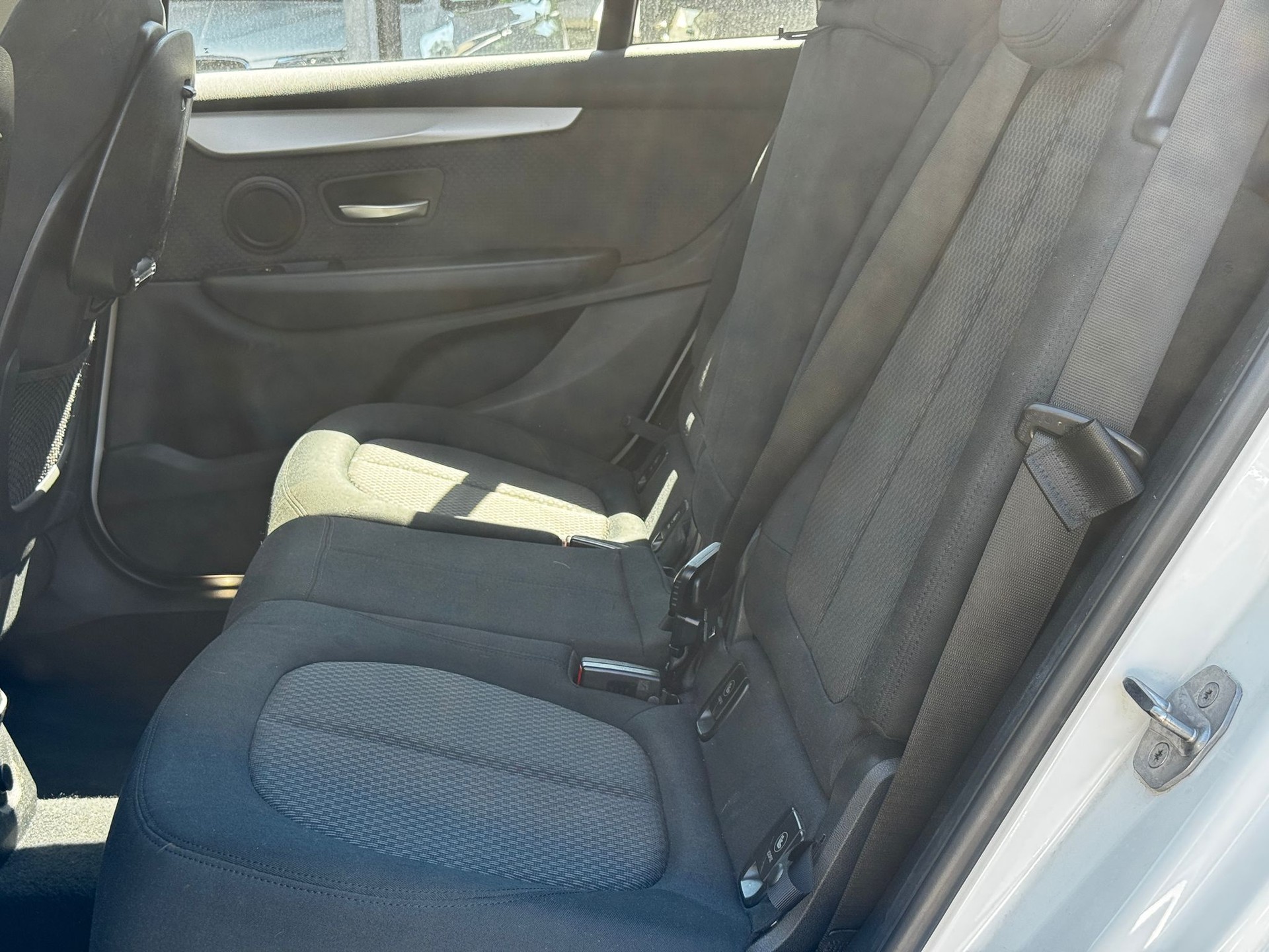BMW 218d xDrive Gran Tourer Steptronic-image-15