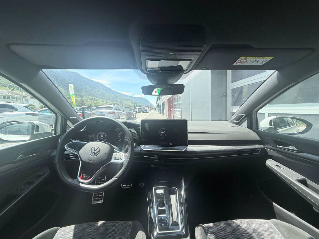 VW Golf VIII 2.0 TSI GTI DSG - CH-image-8