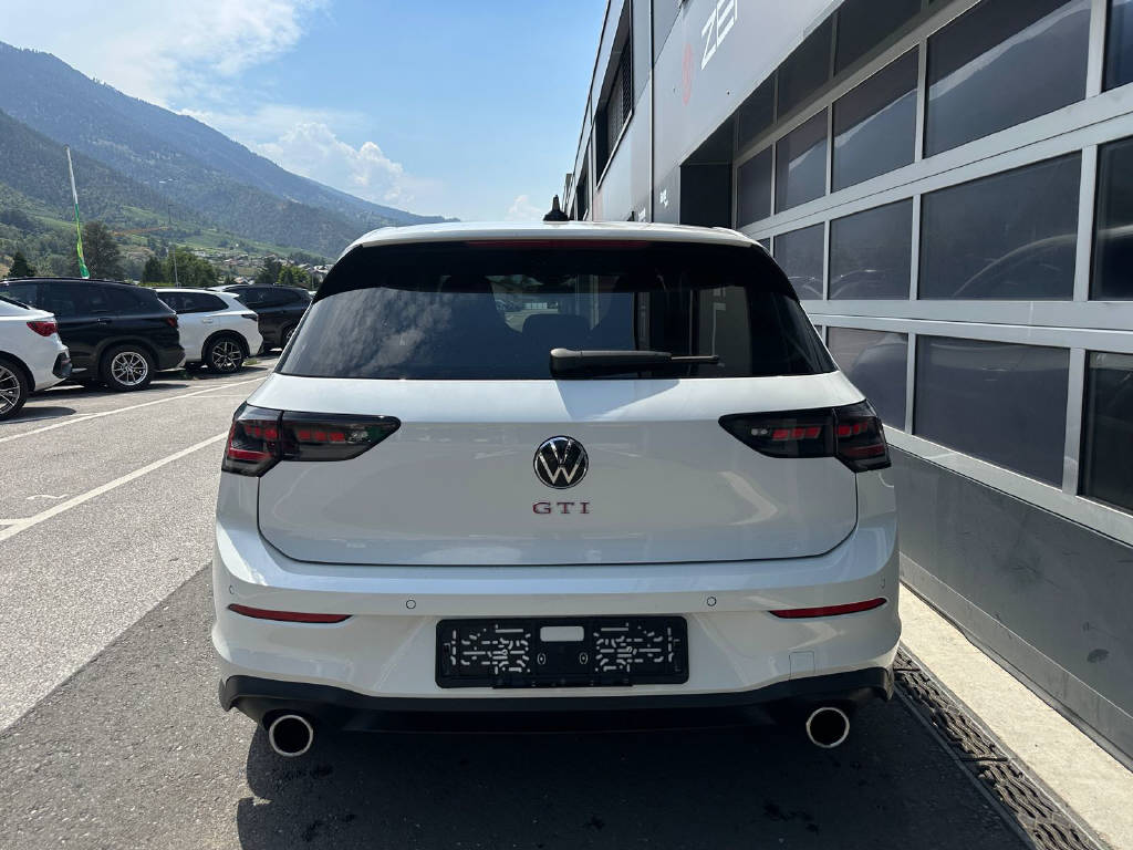 VW Golf VIII 2.0 TSI GTI DSG - CH-showroom-element-3