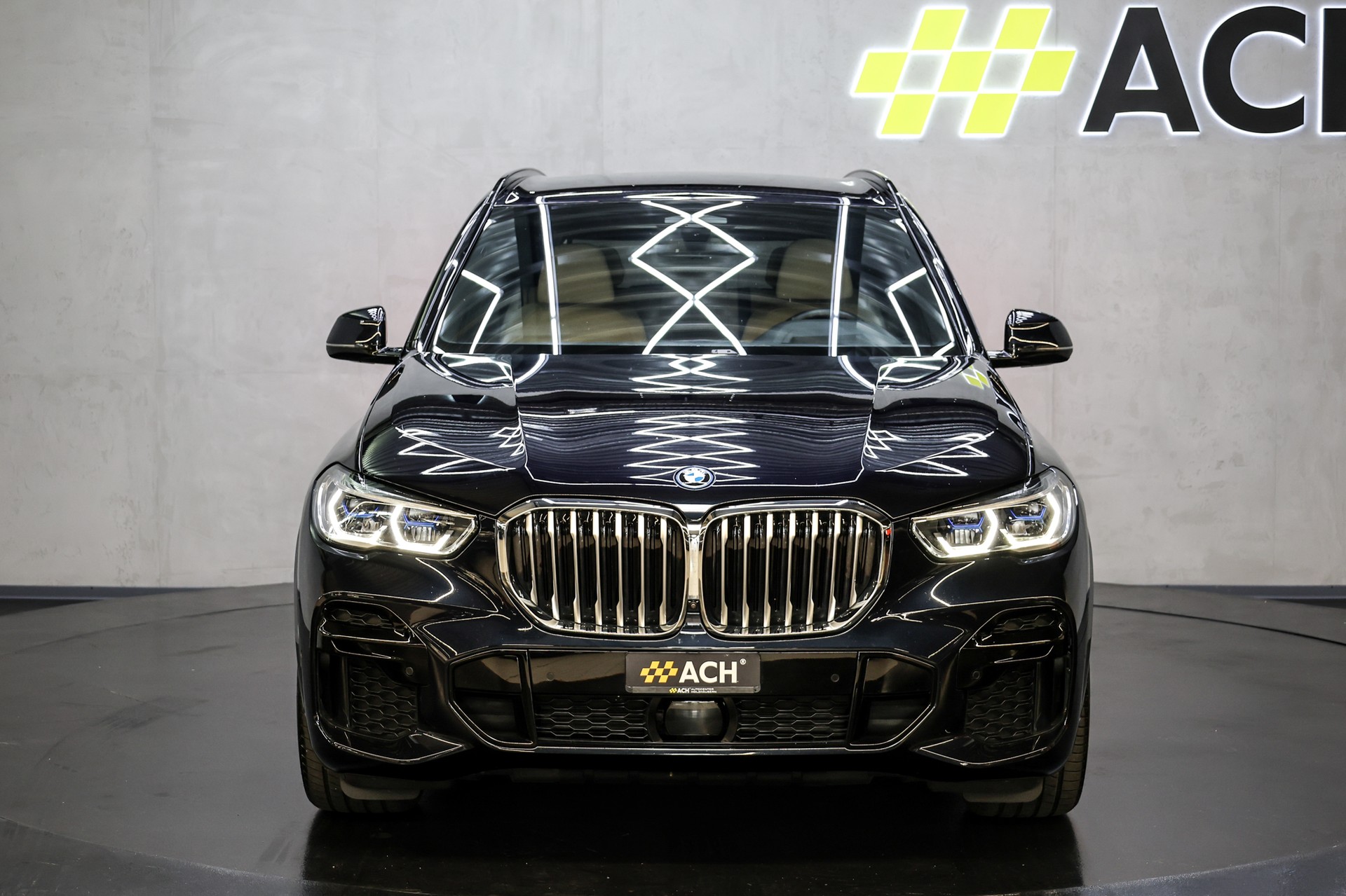 BMW X5 45e xDrive SAG M Paket-showroom-element-1