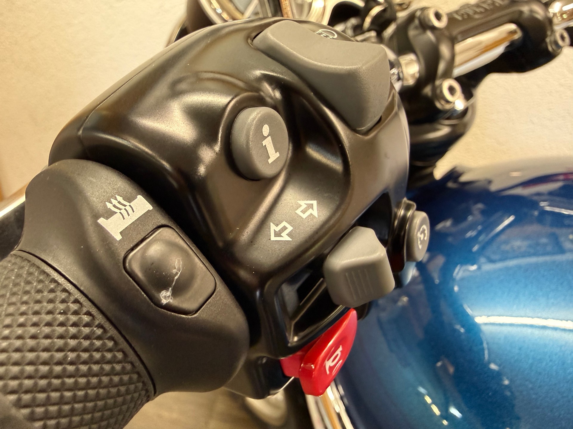 TRIUMPH Bonneville T120-image-9