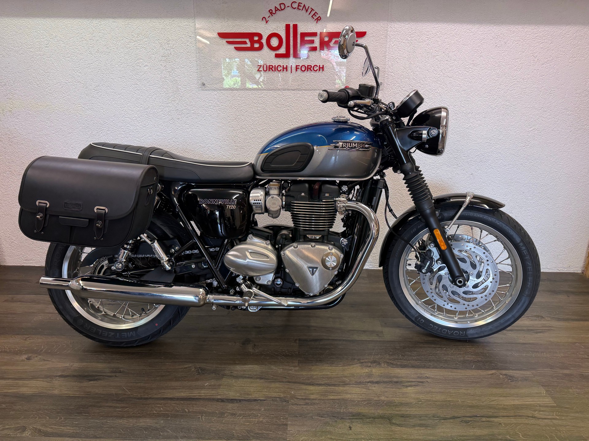 TRIUMPH Bonneville T120-image-1