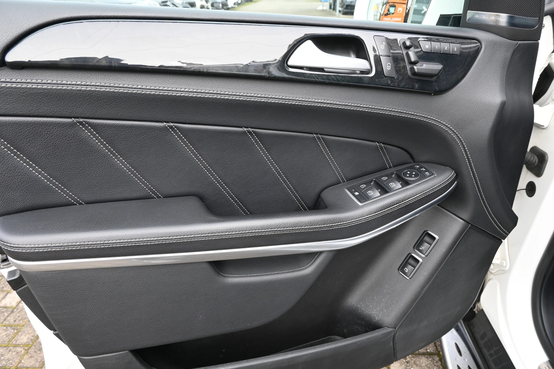 MERCEDES-BENZ GL 63 AMG 4Matic Speedshift Plus 7G-Tronic-image-22