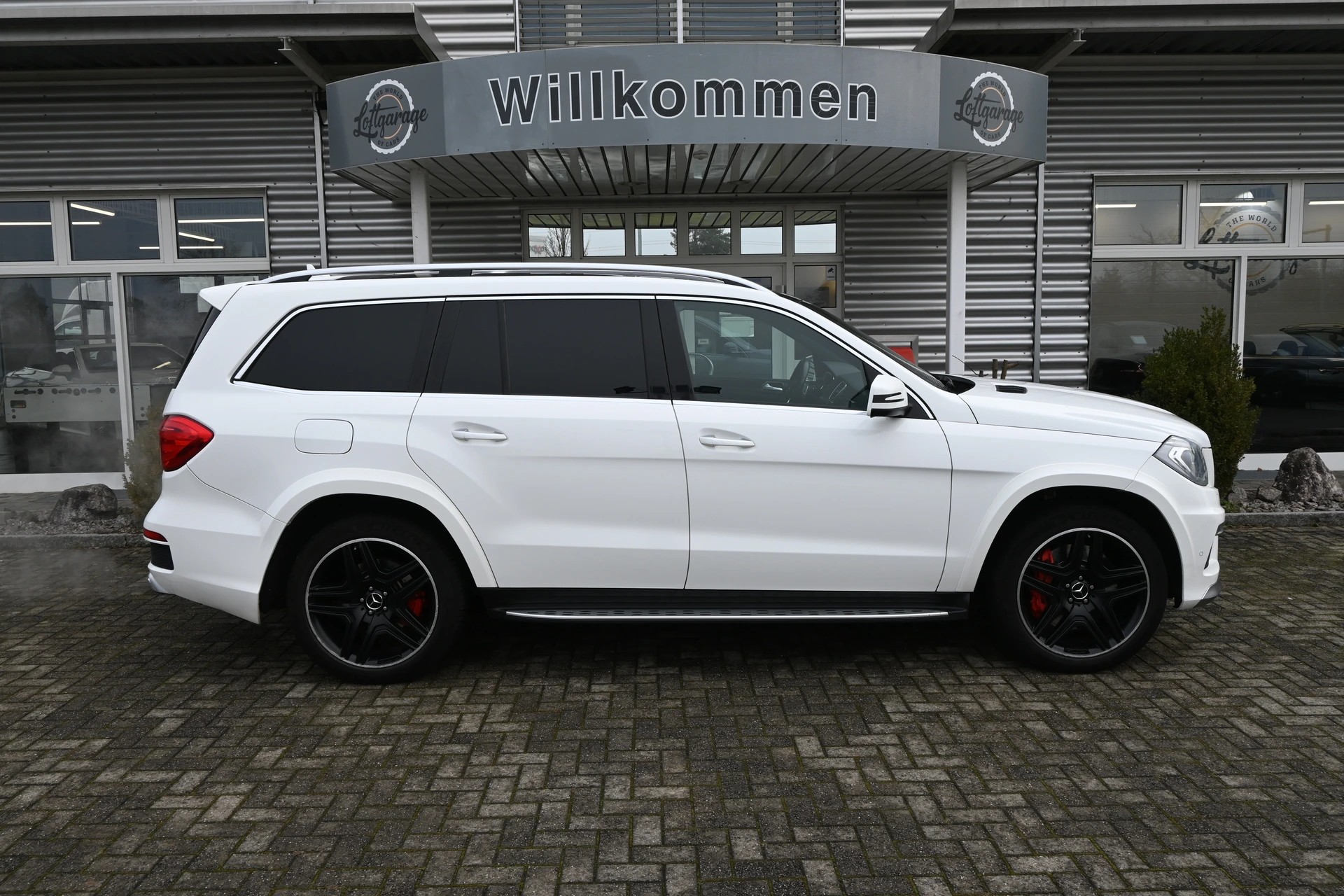 MERCEDES-BENZ GL 63 AMG 4Matic Speedshift Plus 7G-Tronic-image-4