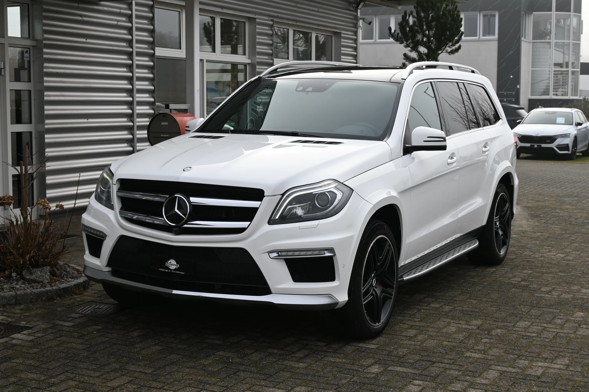 MERCEDES-BENZ GL 63 AMG 4Matic Speedshift Plus 7G-Tronic-showroom-element-1