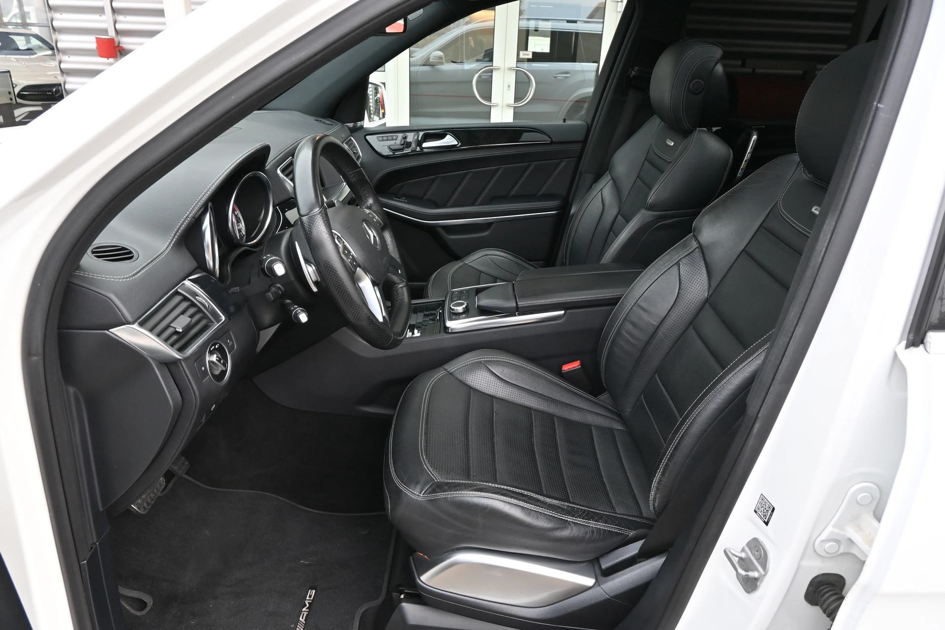 MERCEDES-BENZ GL 63 AMG 4Matic Speedshift Plus 7G-Tronic-image-12