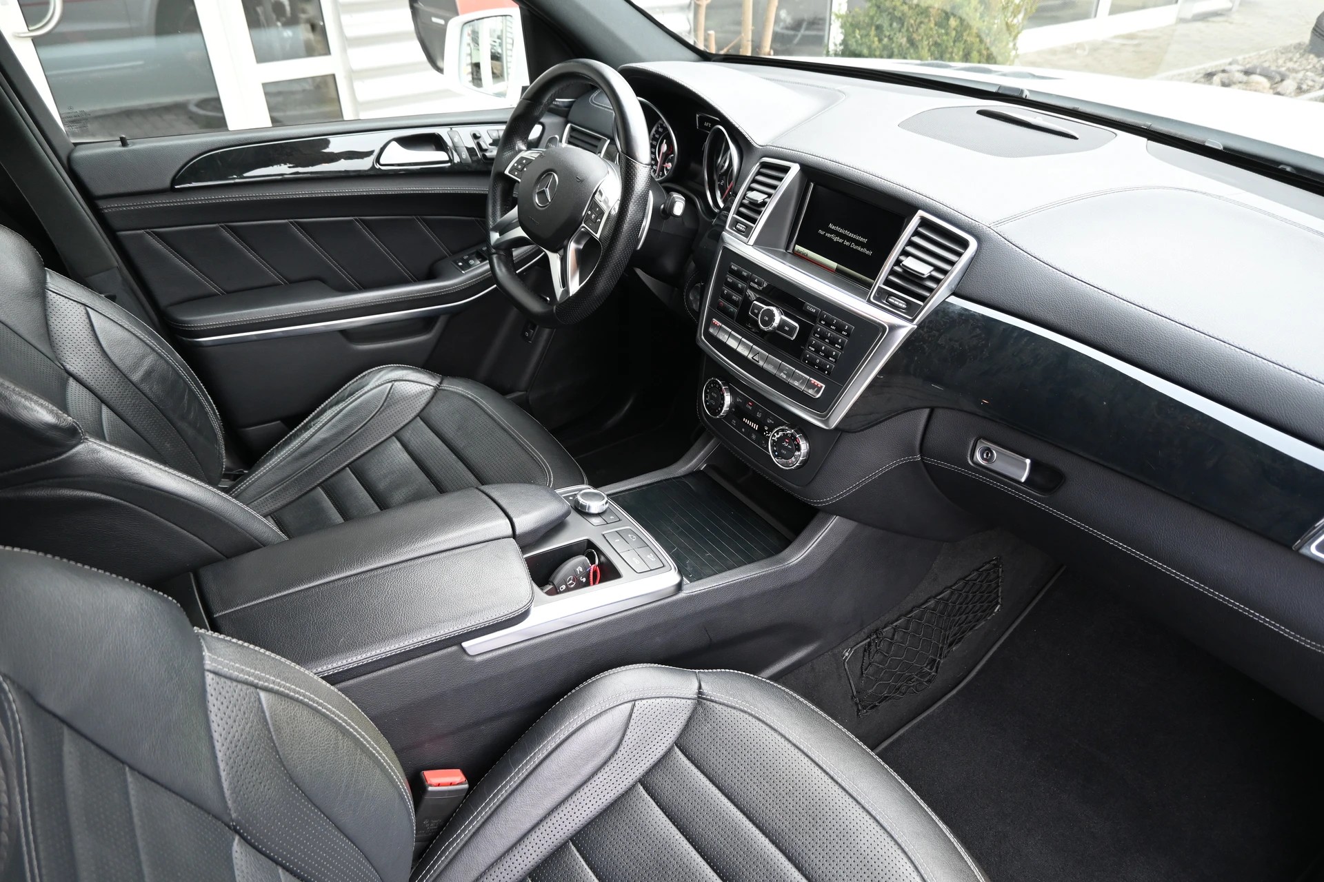 MERCEDES-BENZ GL 63 AMG 4Matic Speedshift Plus 7G-Tronic-image-11