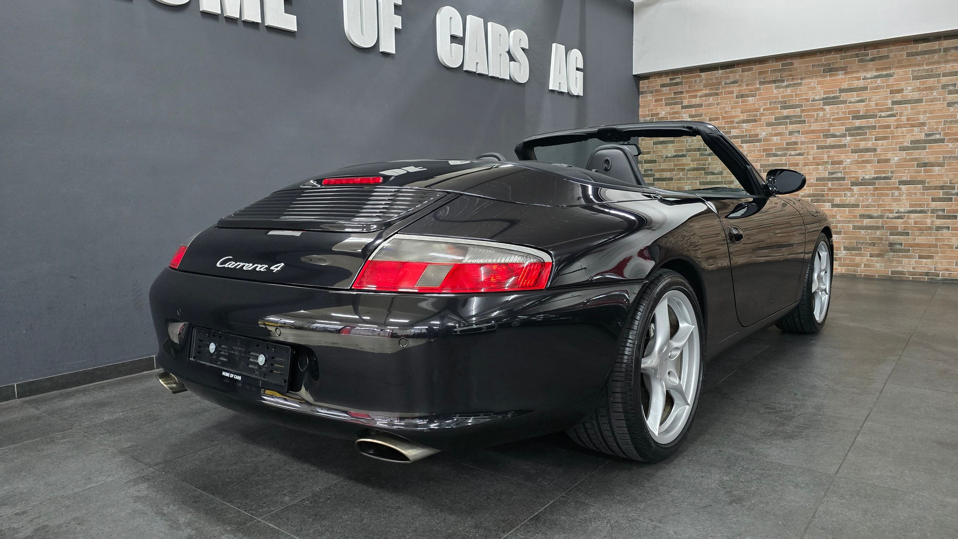 PORSCHE 911 Carrera 4 Cabrio-image-11