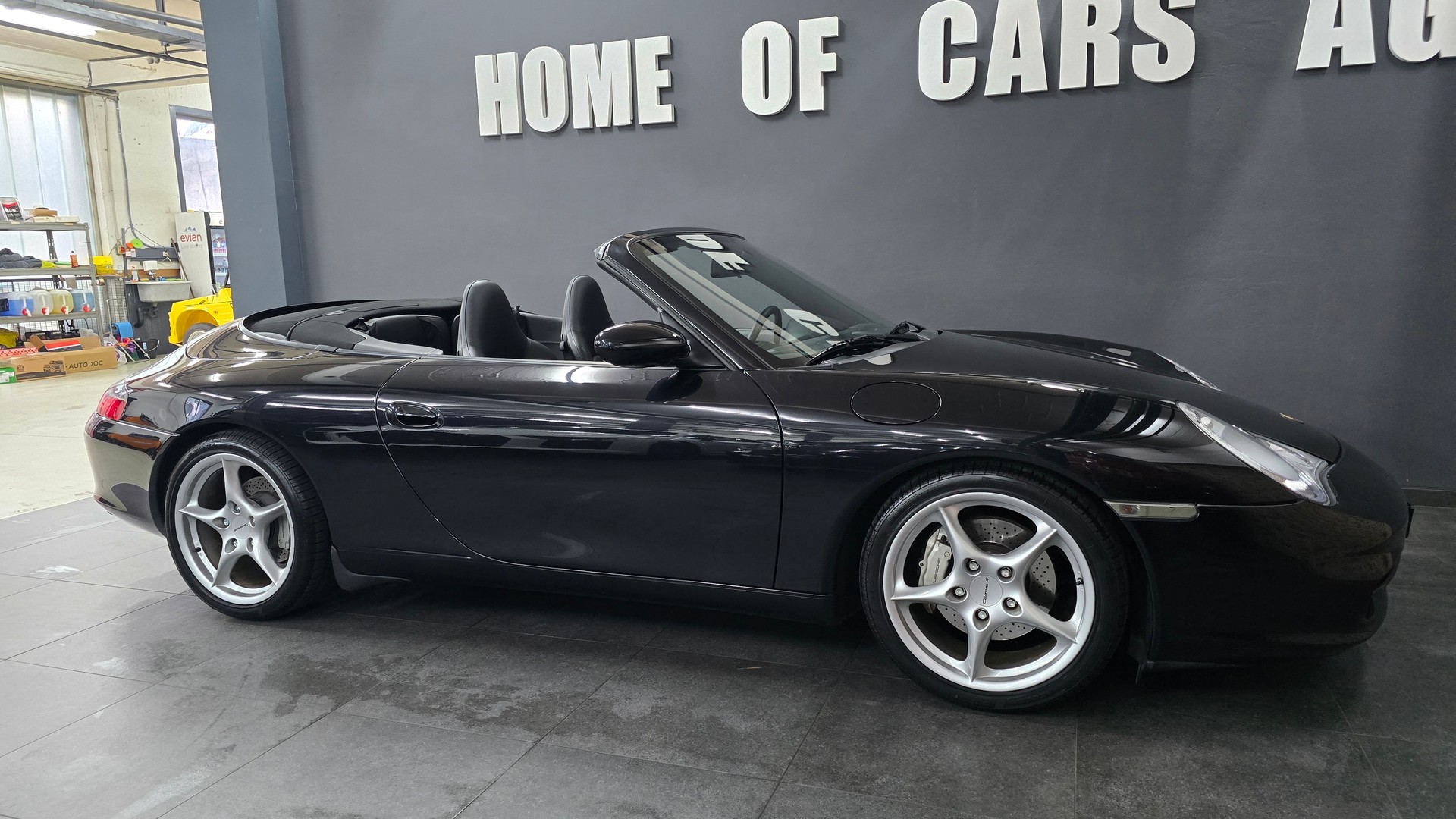PORSCHE 911 Carrera 4 Cabrio-image-17