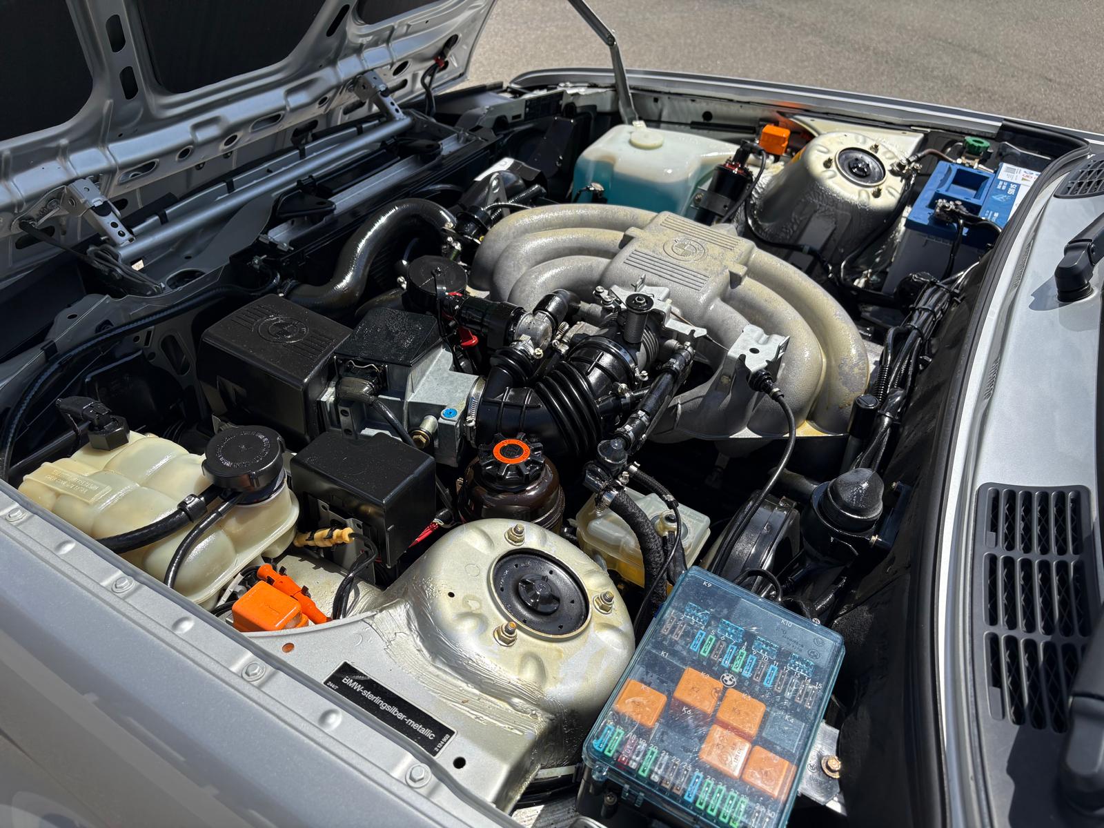 BMW 325i A Cabrio-image-6