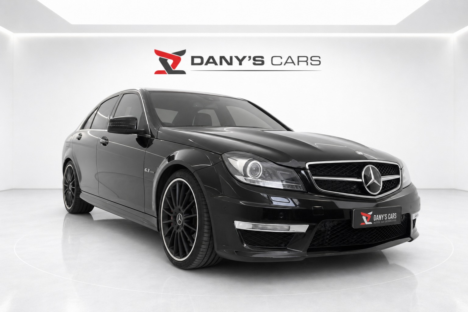 MERCEDES-BENZ C 63 V8 AMG-showroom-element-2
