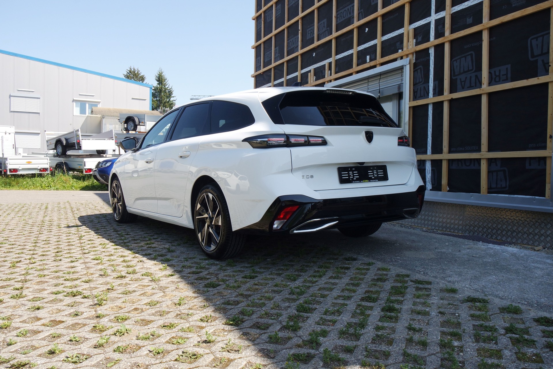 PEUGEOT 308 SW 1.5 BlueHDI Allure EAT8-image-2