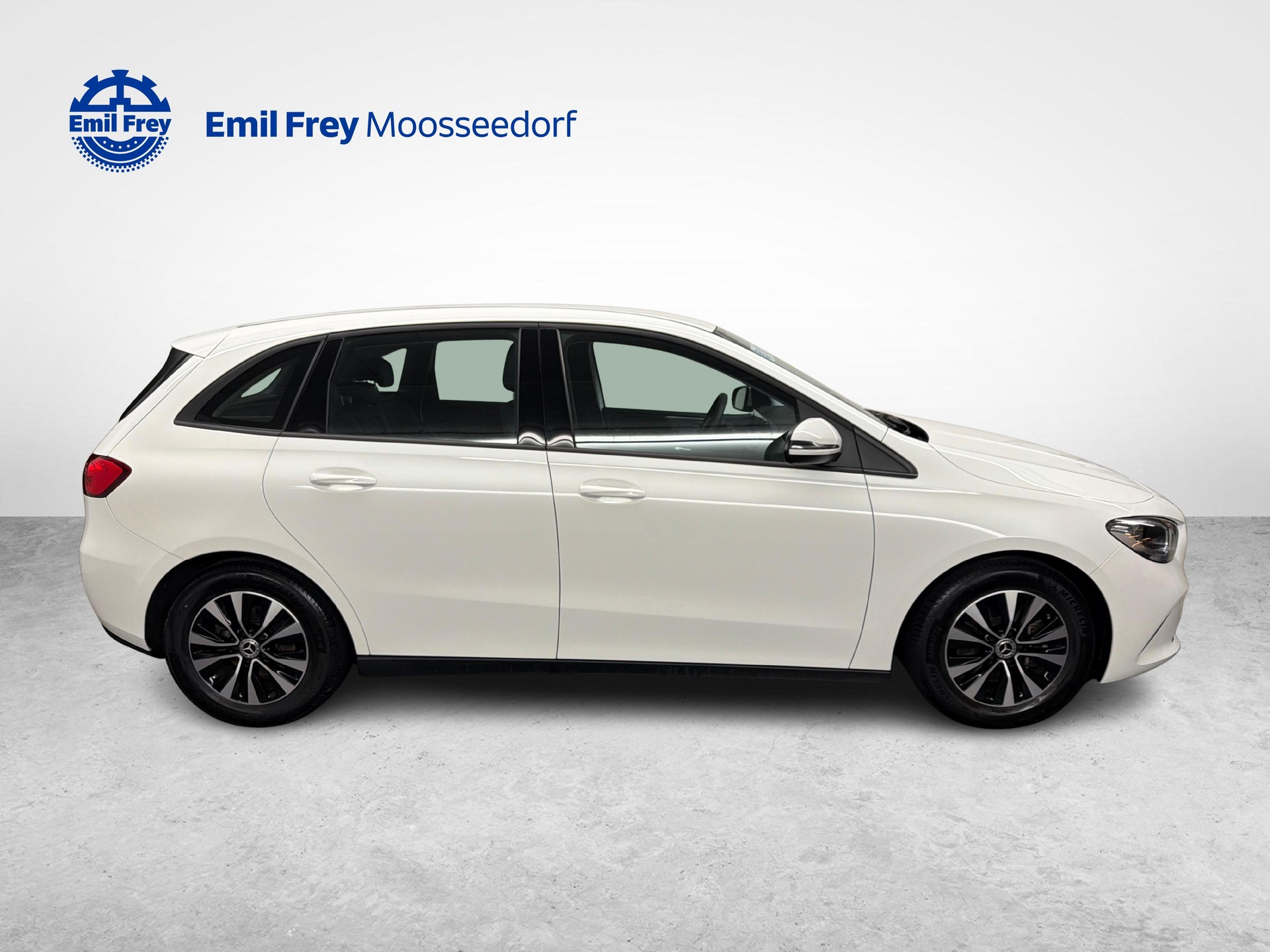 MERCEDES-BENZ B 200 d-image-5