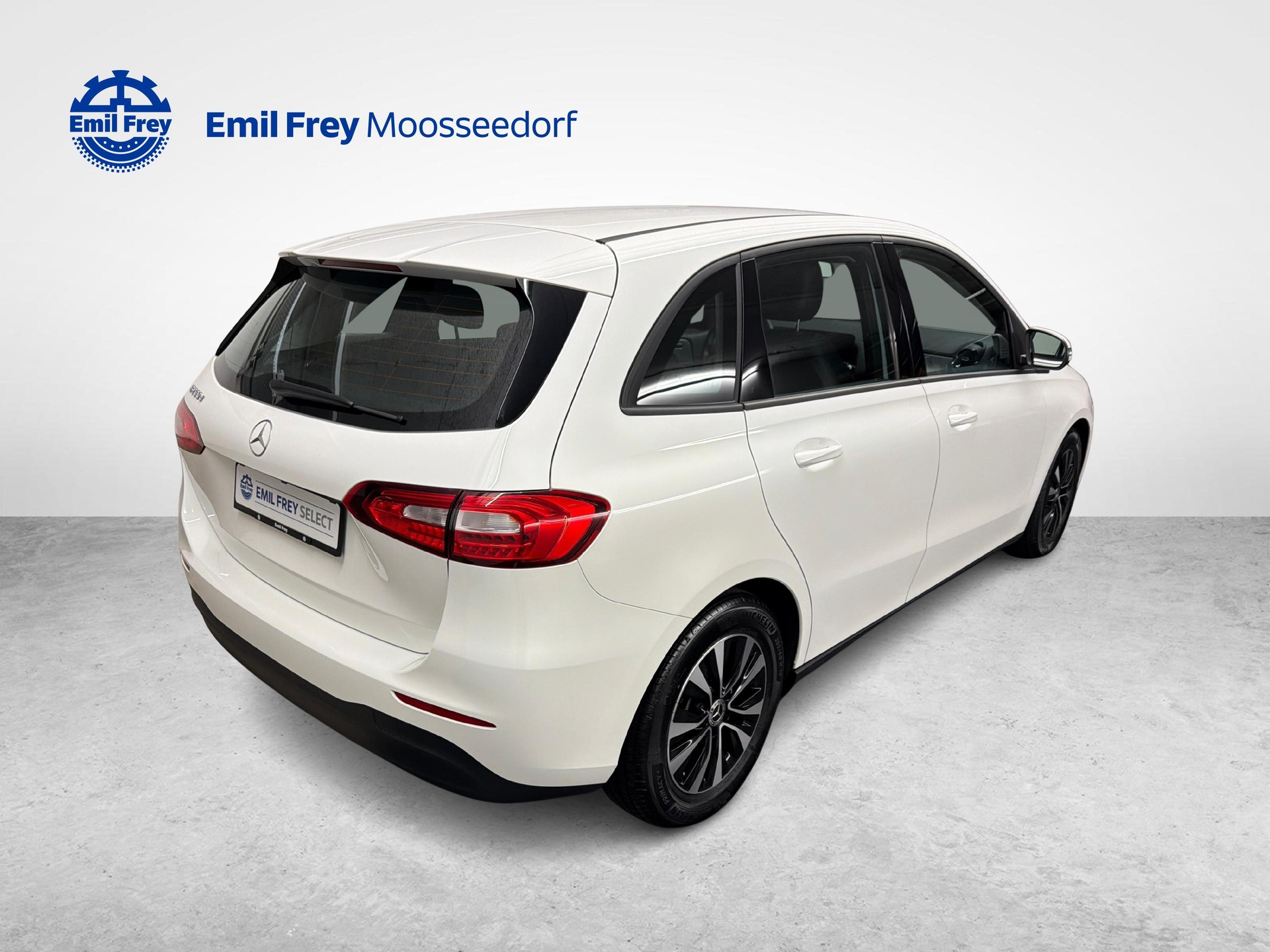 MERCEDES-BENZ B 200 d-image-4