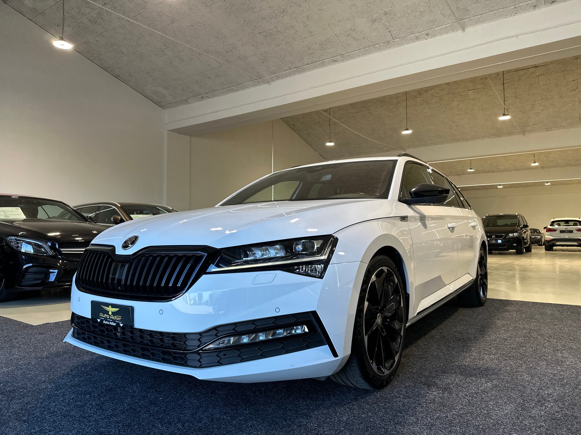 SKODA Superb Combi 2.0 TDi SportLine 4x4 DSG-showroom-element-2