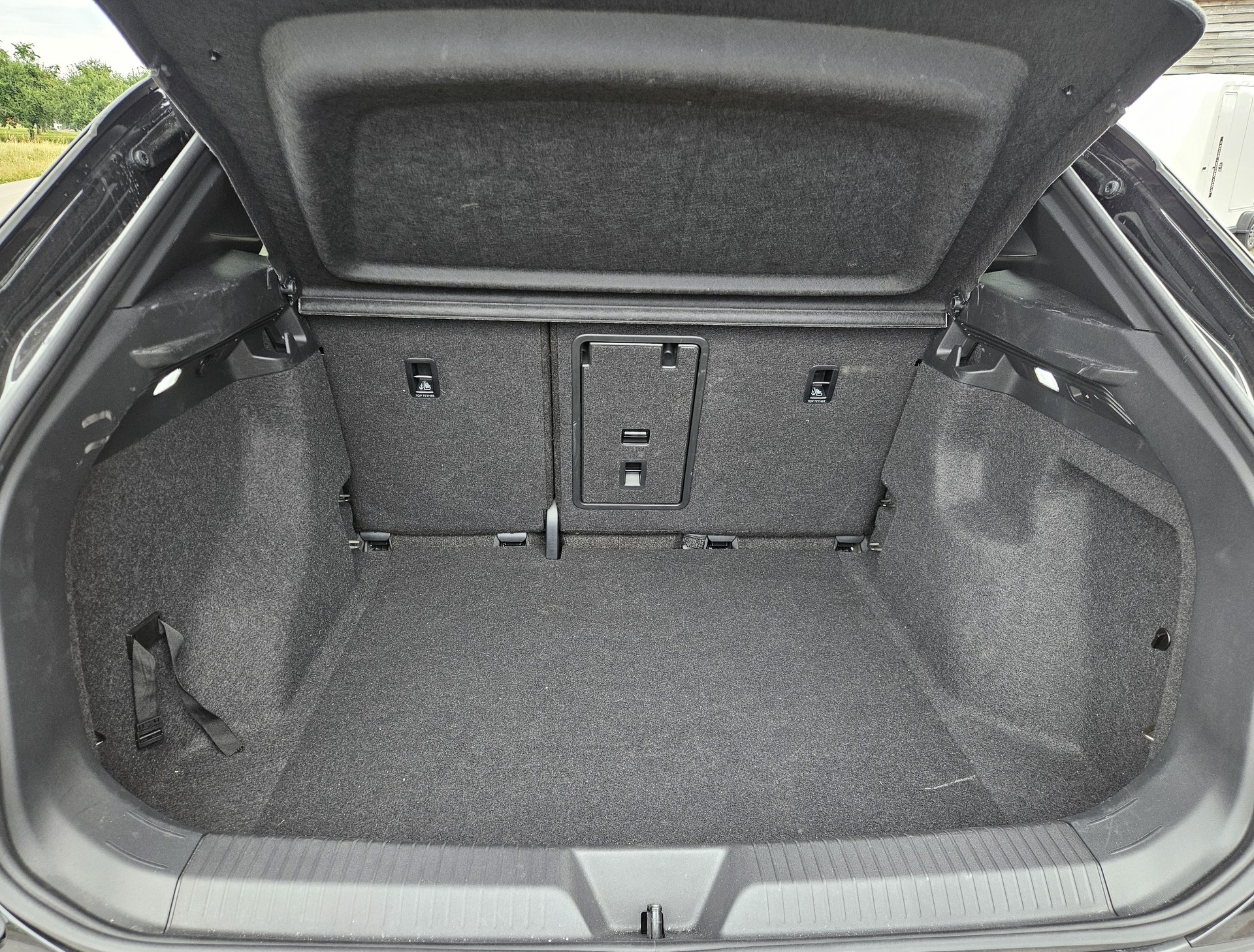 VW ID.4 Pro United 77 kWh 4 Motion mit Anhängerkupplung-image-29