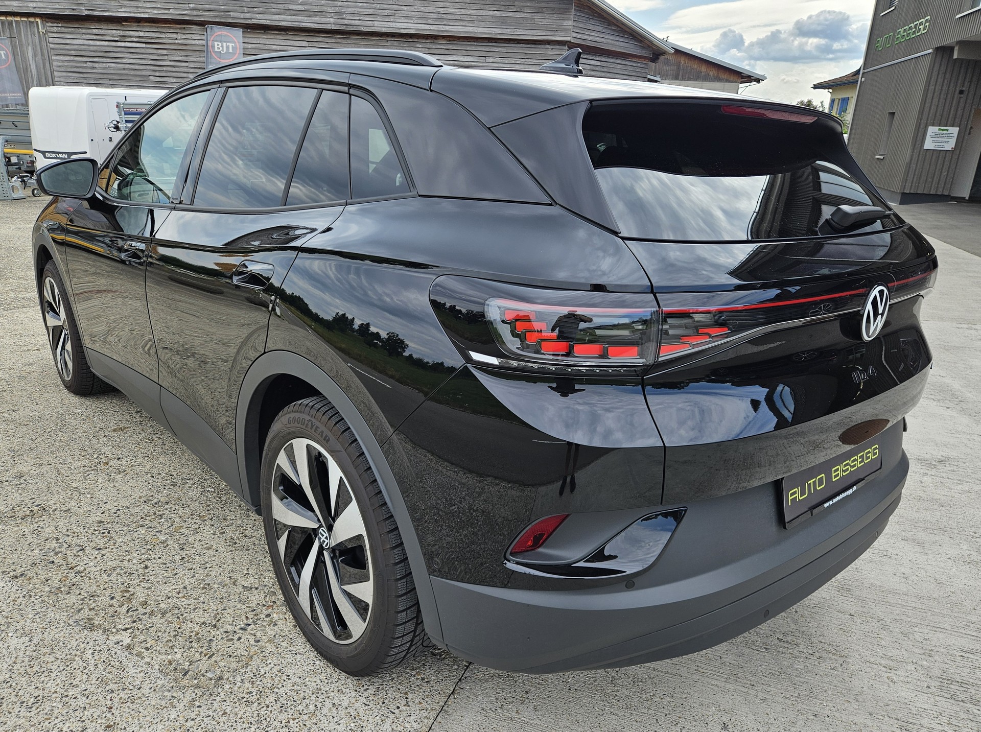 VW ID.4 Pro United 77 kWh 4 Motion mit Anhängerkupplung-image-5