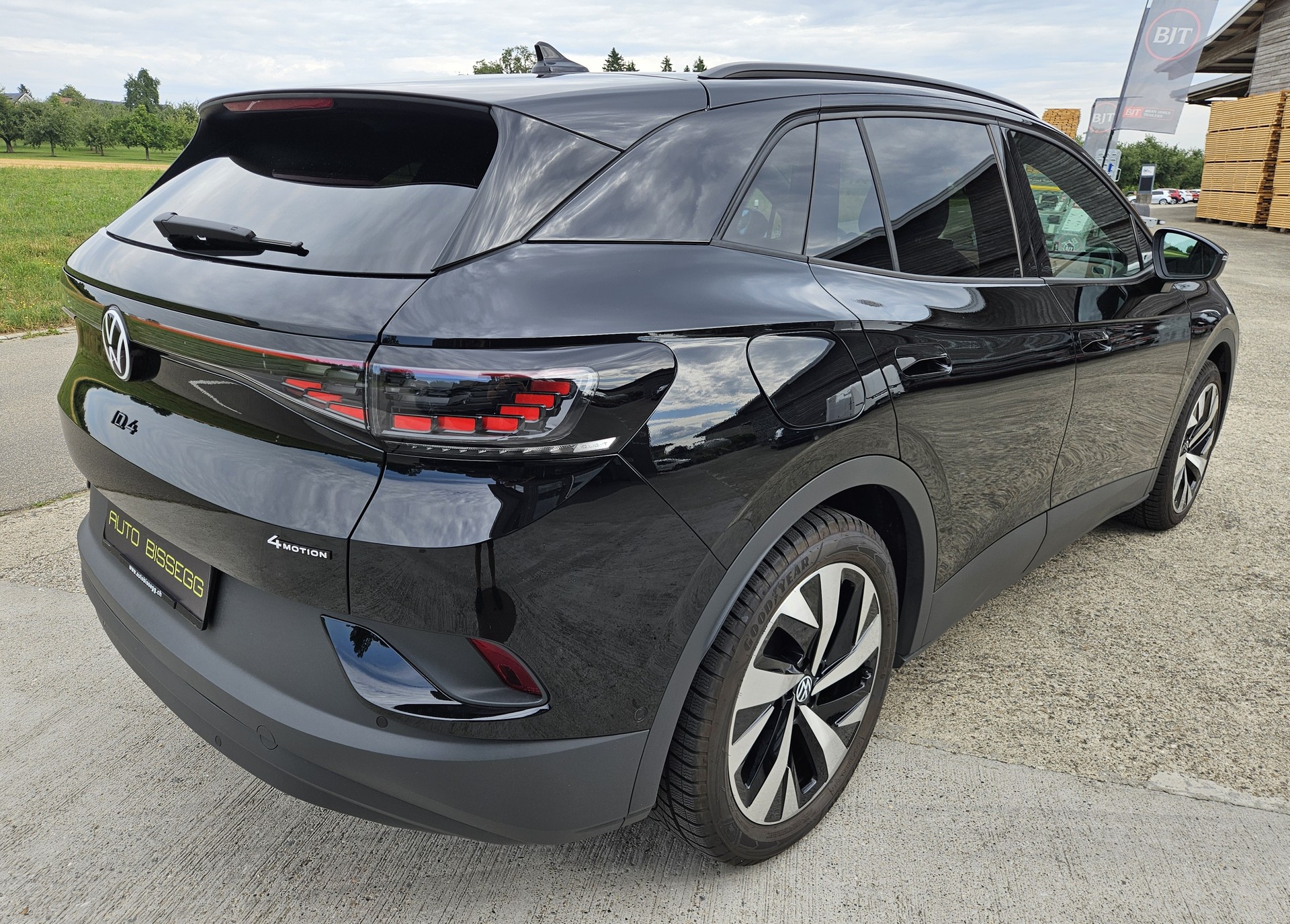 VW ID.4 Pro United 77 kWh 4 Motion mit Anhängerkupplung-image-9