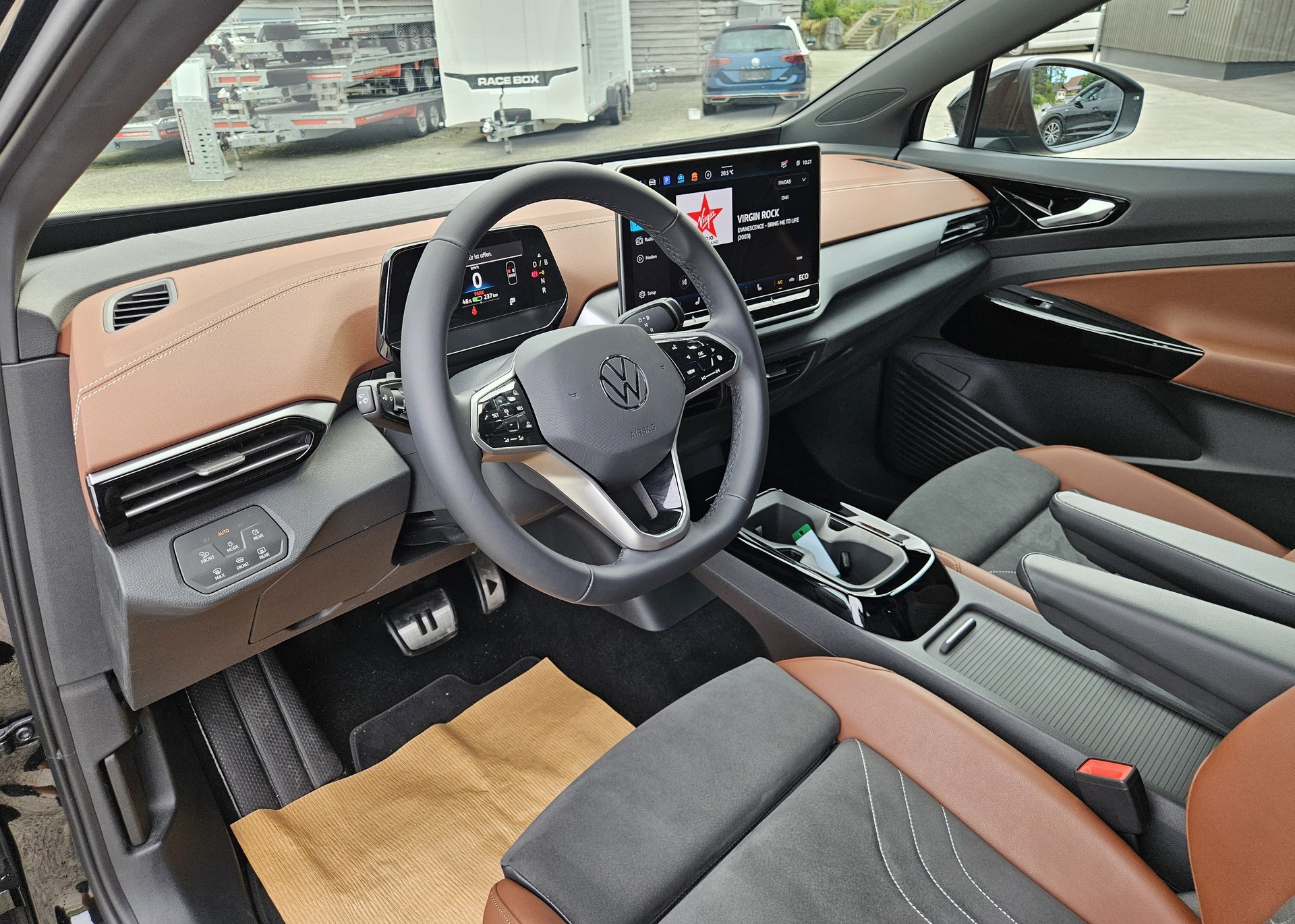 VW ID.4 Pro United 77 kWh 4 Motion mit Anhängerkupplung-image-13